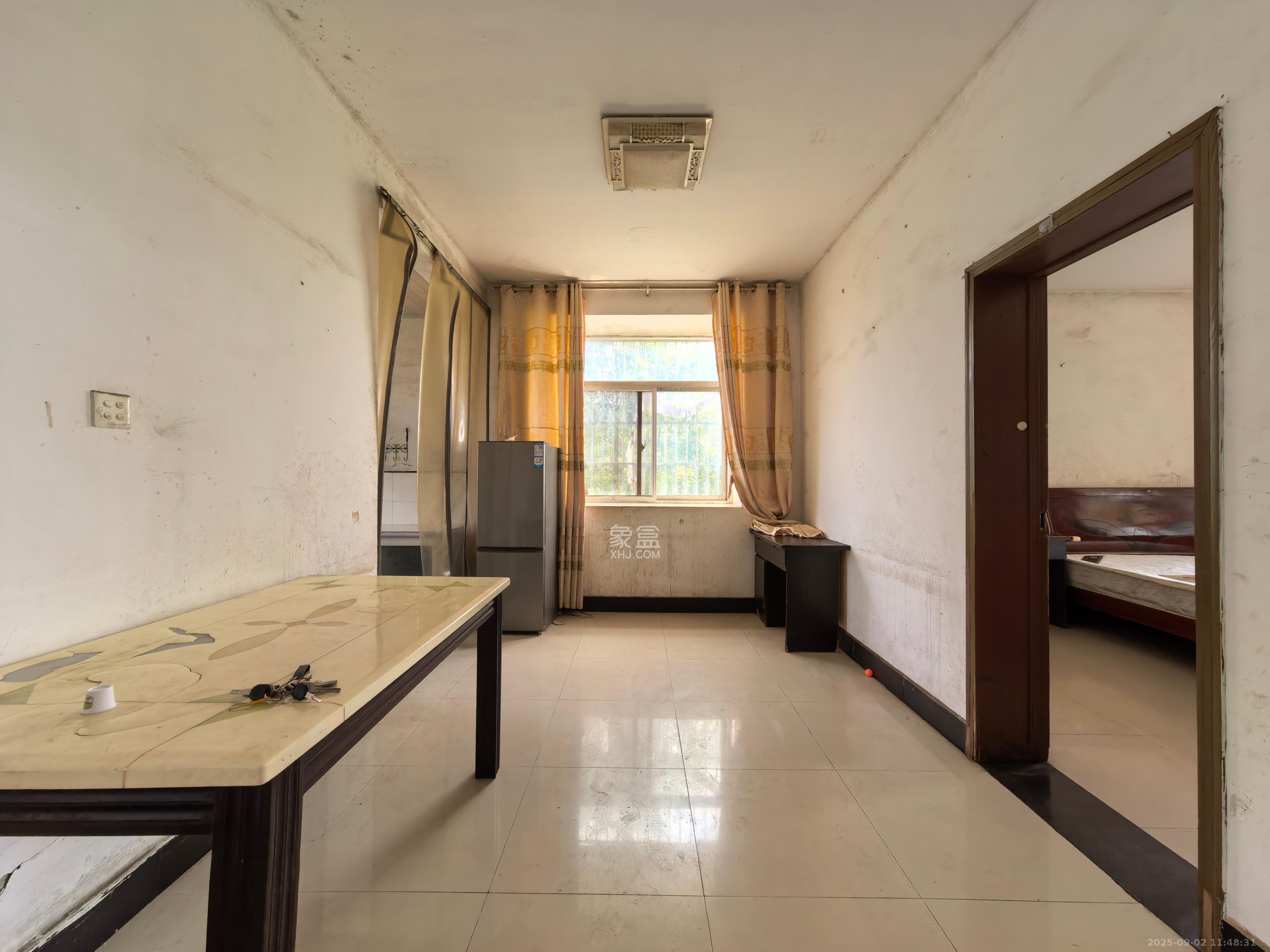 滨河小区 3室2厅1卫 2000.0元/月 滨河小区 3室2厅1卫 2000.0元/月室内图