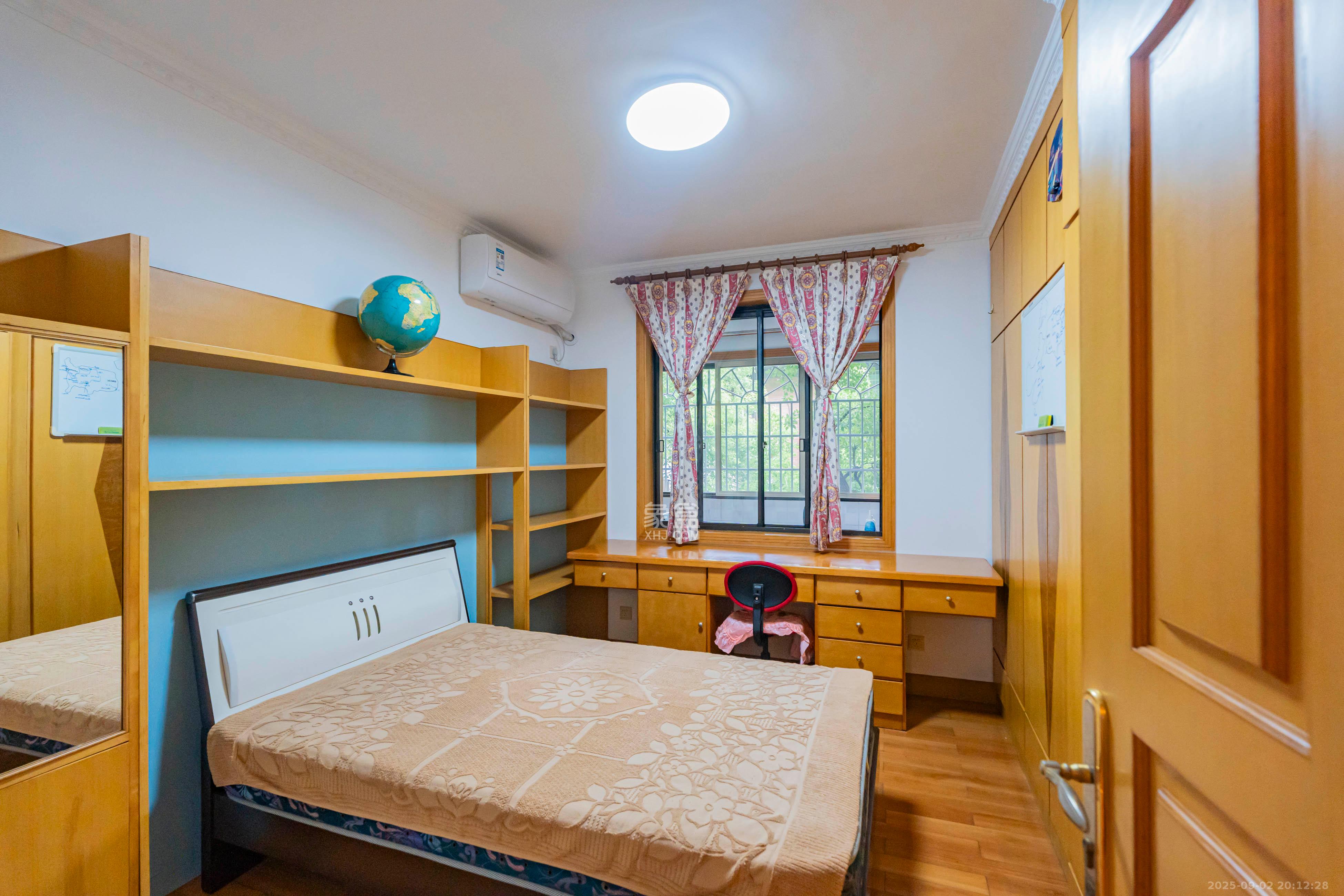 展览馆科协宿舍  4室2厅1卫    125.0万 展览馆科协宿舍  4室2厅1卫    125.0万卧室