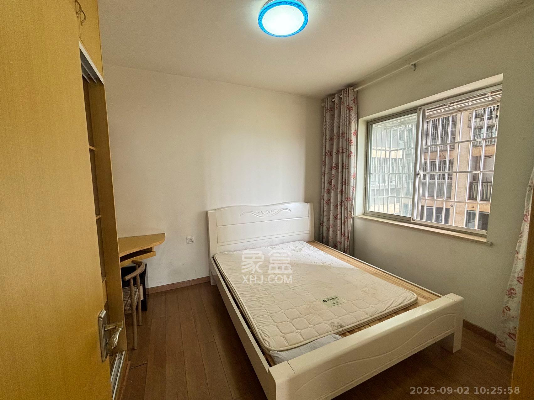 白沙湾嘉园 3室2厅2卫 2700.0元/月 白沙湾嘉园 3室2厅2卫 2700.0元/月室内图