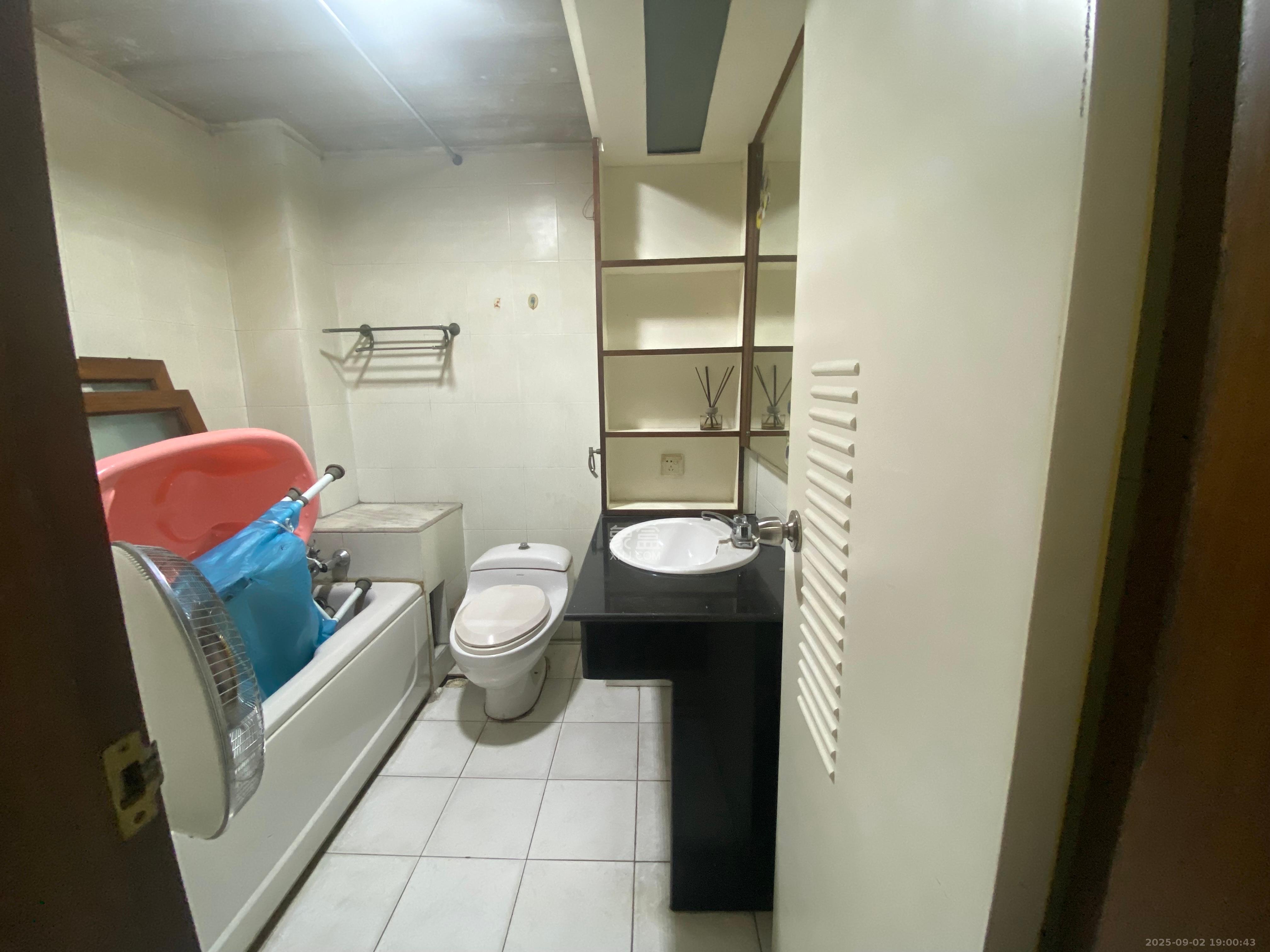 定王台公寓  3室2厅2卫    3500.0元/月 定王台公寓  3室2厅2卫    3500.0元/月室内图