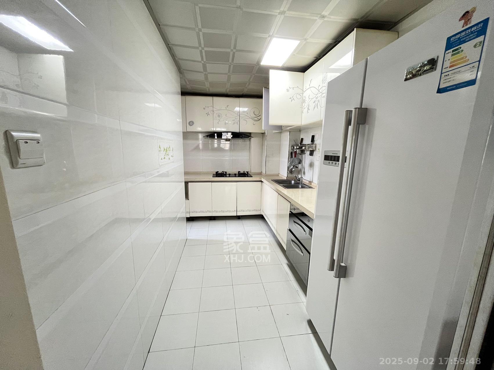 顺天黄金海岸  3室2厅2卫    2800.0元/月 顺天黄金海岸  3室2厅2卫    2800.0元/月室内图