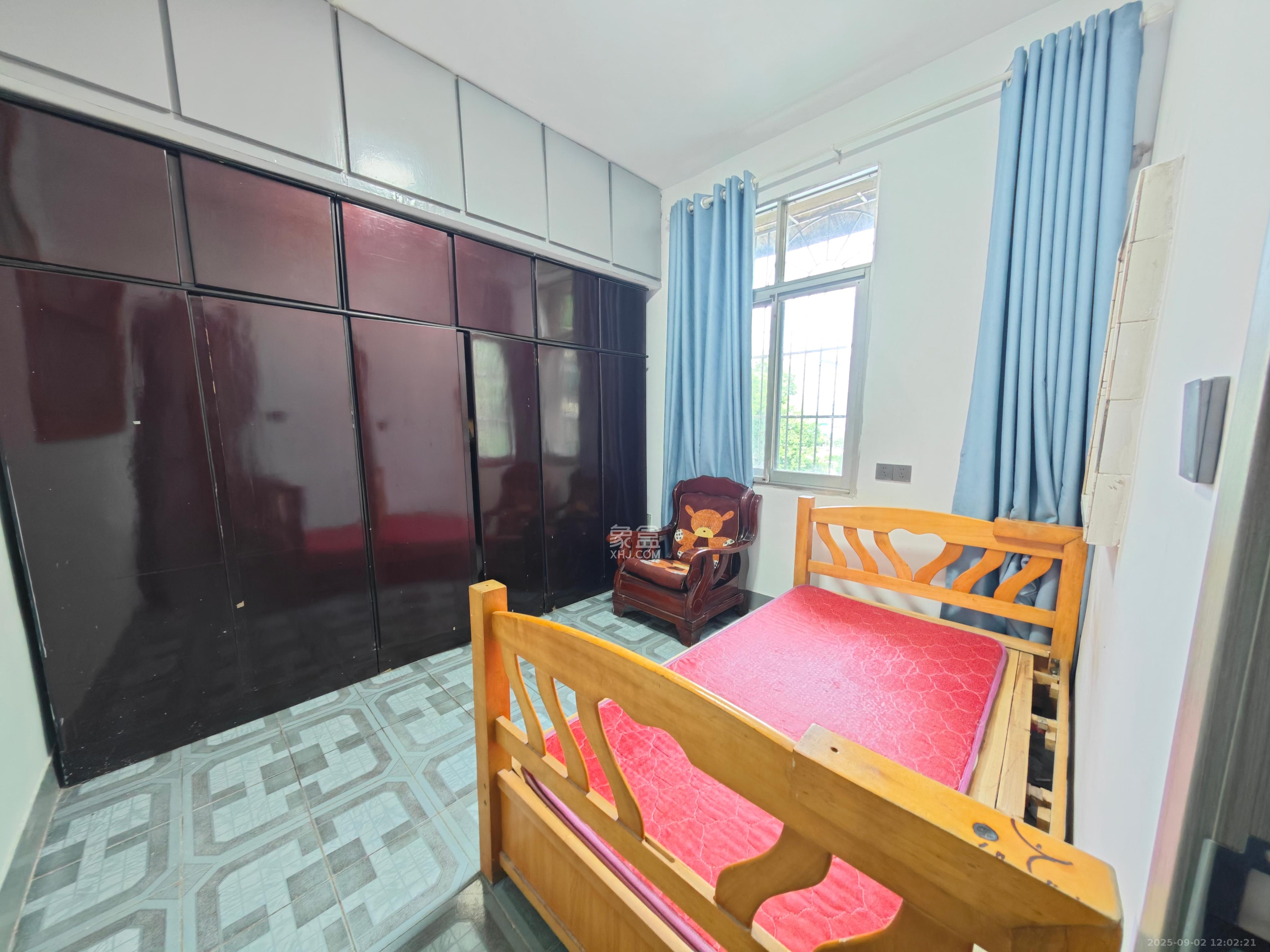 测绘局单位房 3室2厅1卫 1800.0元/月 测绘局单位房 3室2厅1卫 1800.0元/月室内图