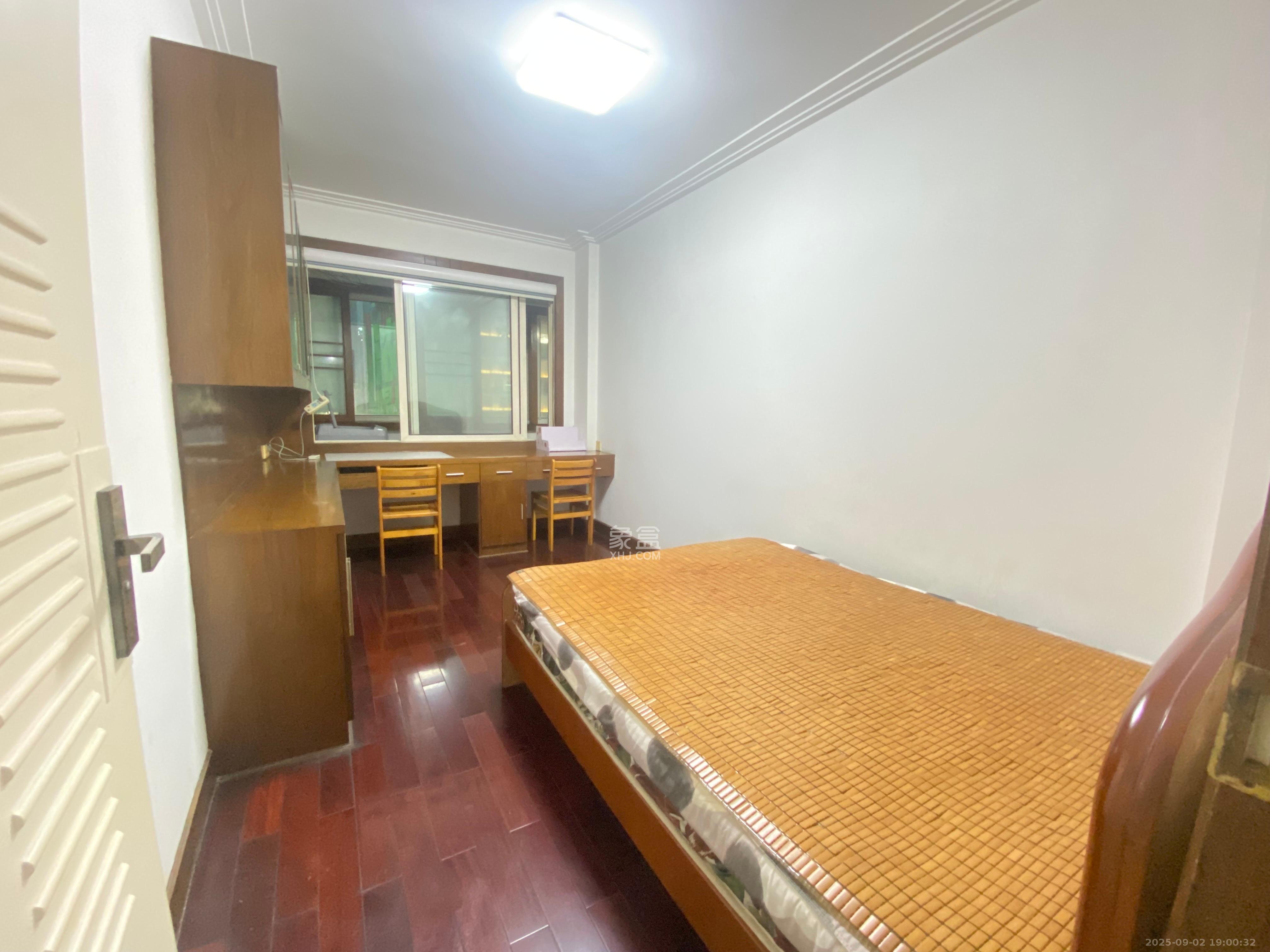 定王台公寓  3室2厅2卫    3500.0元/月 定王台公寓  3室2厅2卫    3500.0元/月室内图