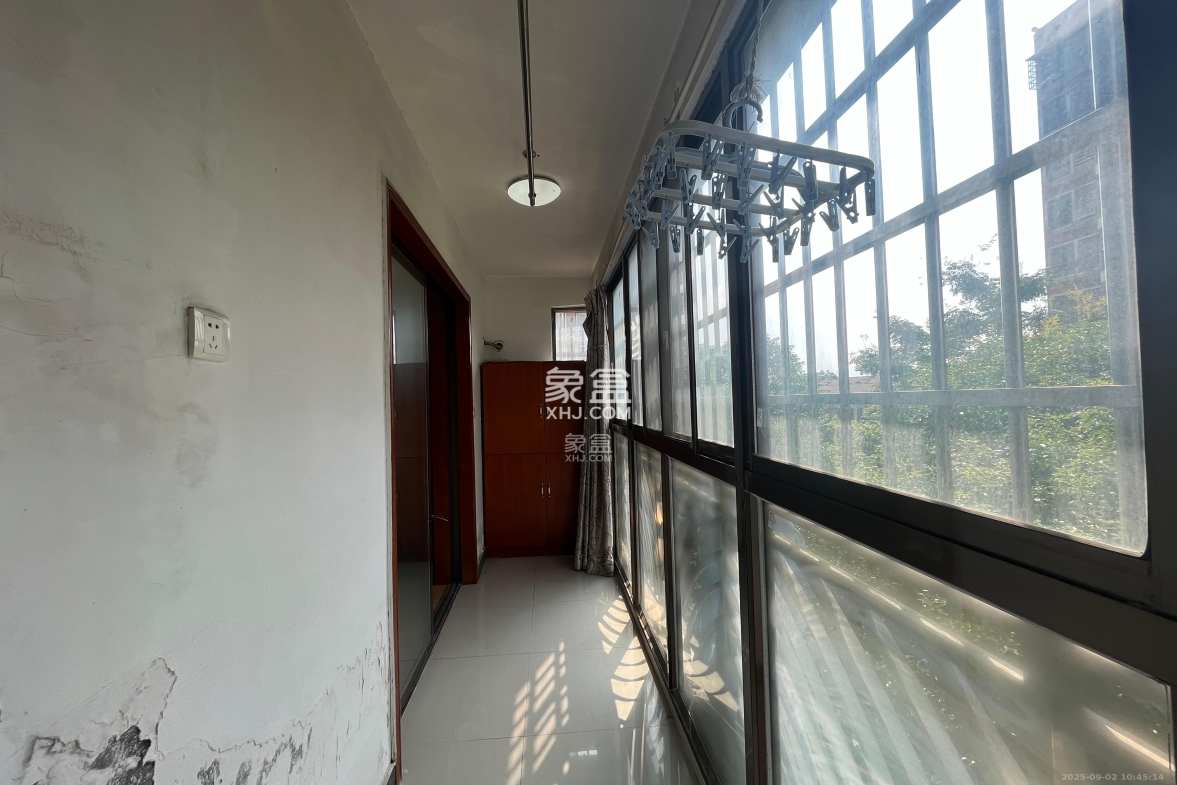 丽都桃源(金峰北院二期)  3室2厅1卫    2400.0元/月 丽都桃源(金峰北院二期)  3室2厅1卫    2400.0元/月室内图