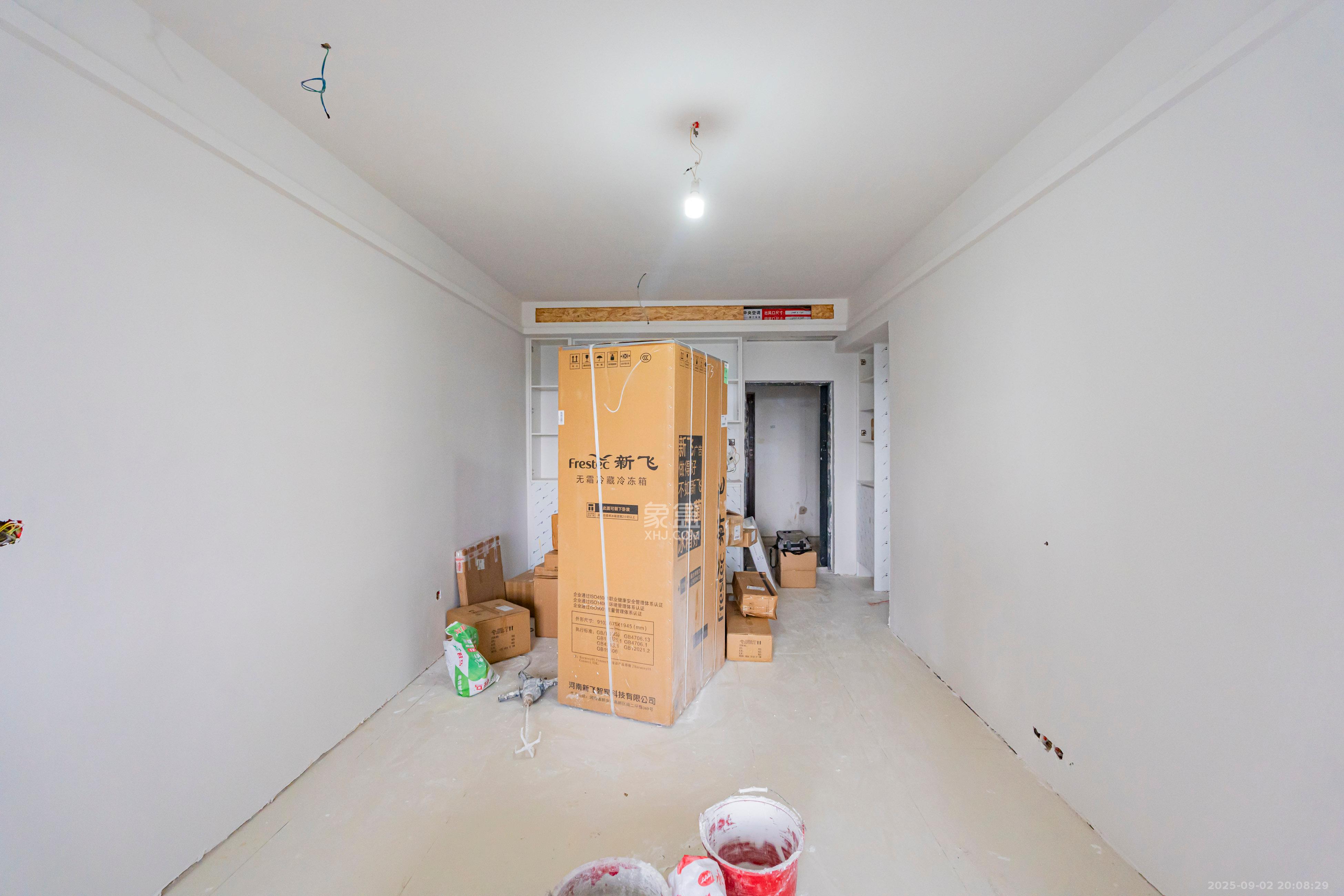 建鸿达现代公寓  2室2厅1卫   76.80万