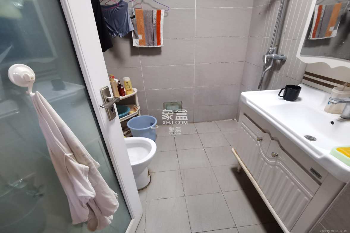 上东印象 3室2厅1卫 2400.0元/月 上东印象 3室2厅1卫 2400.0元/月室内图