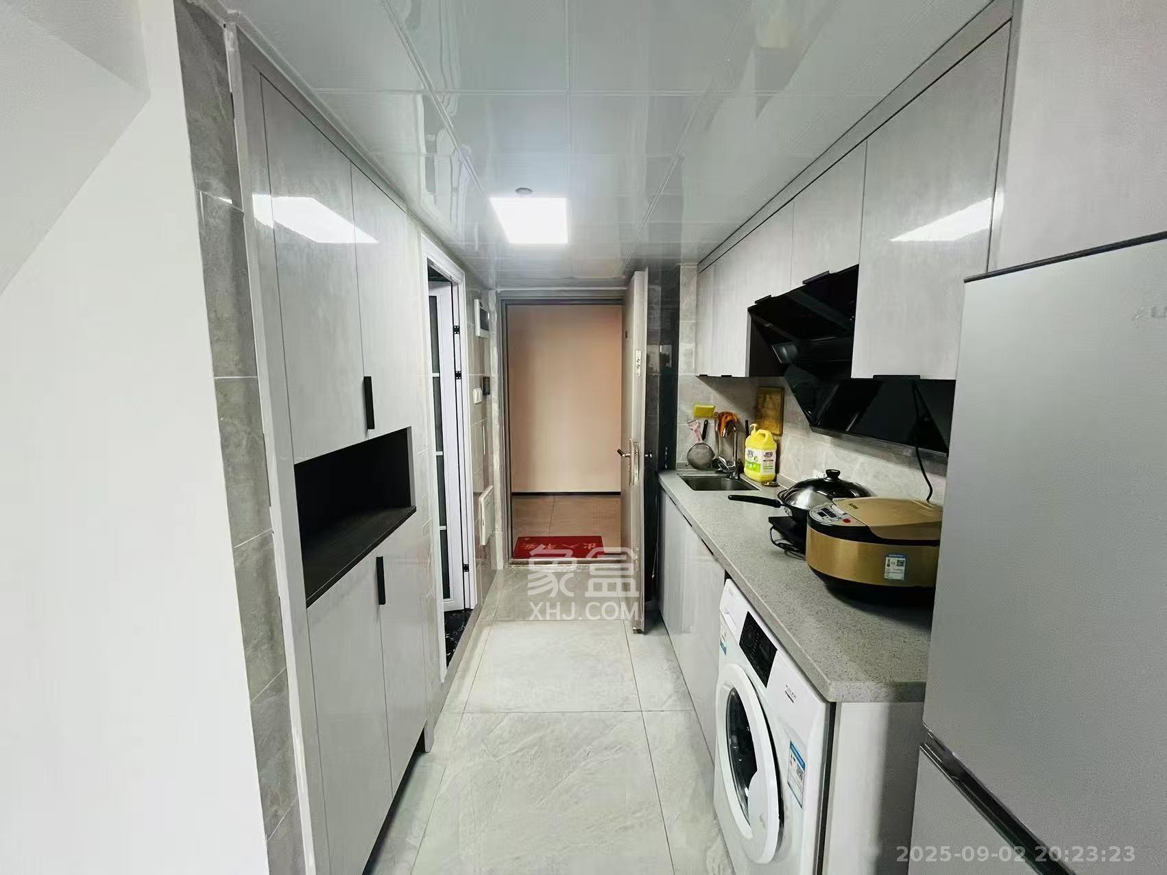 藏珑湖上公馆  1室1厅1卫    2500.0元/月室内图