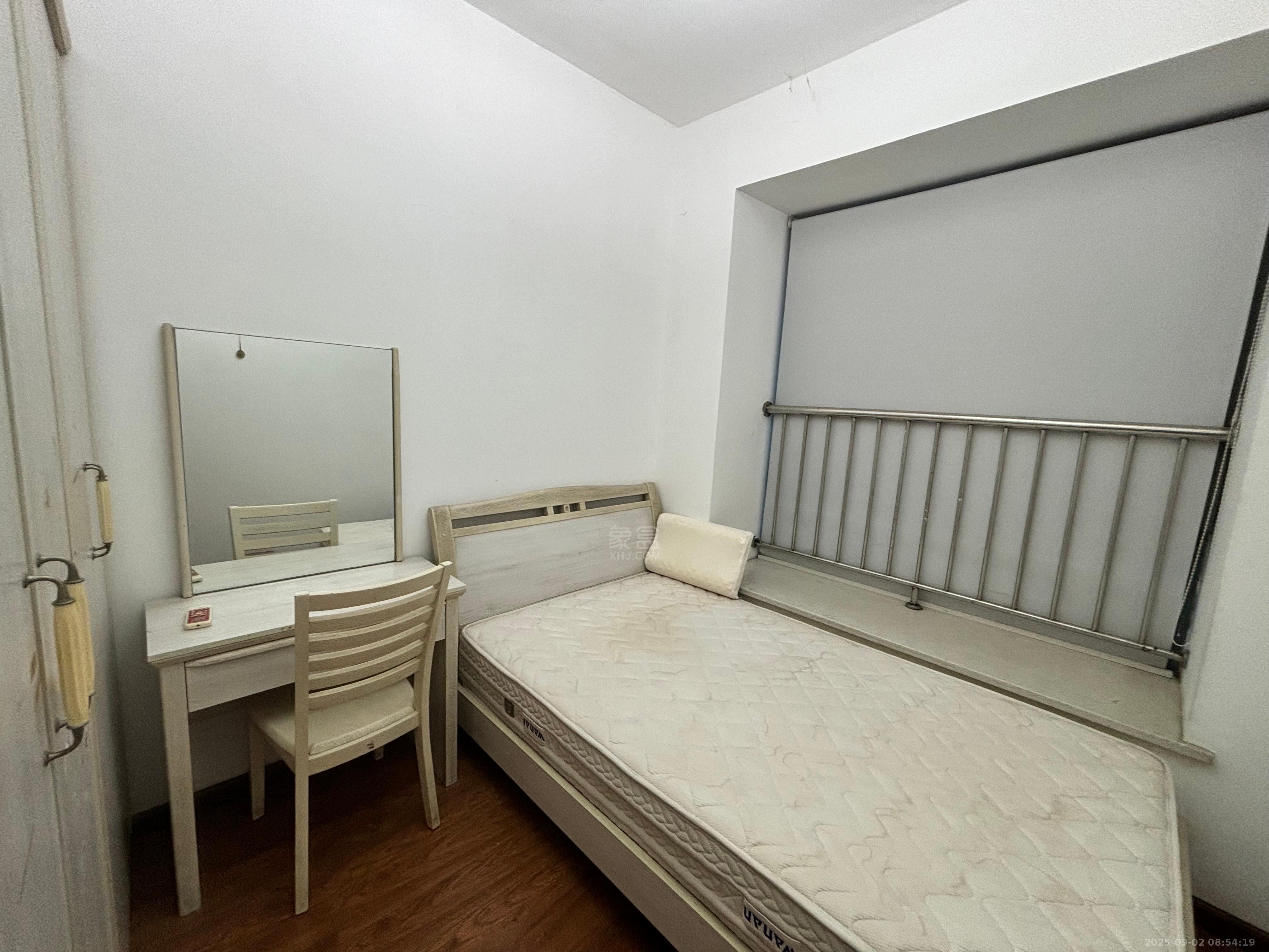 城市风景 3室1厅2卫 1800.0元/月 城市风景 3室1厅2卫 1800.0元/月室内图