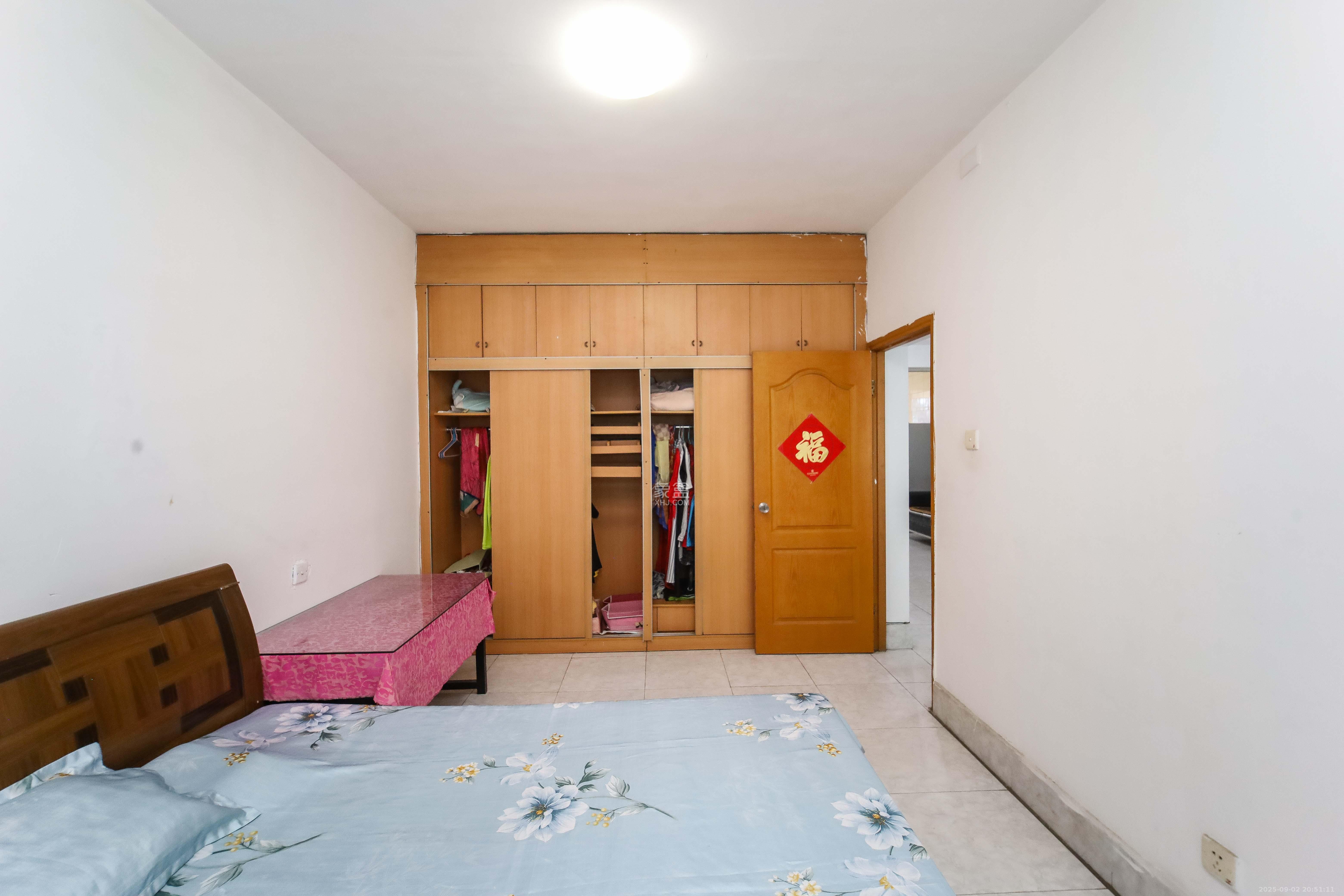 荷花园电信宿舍（天辰荷花苑）  2室2厅1卫    78.0万卧室