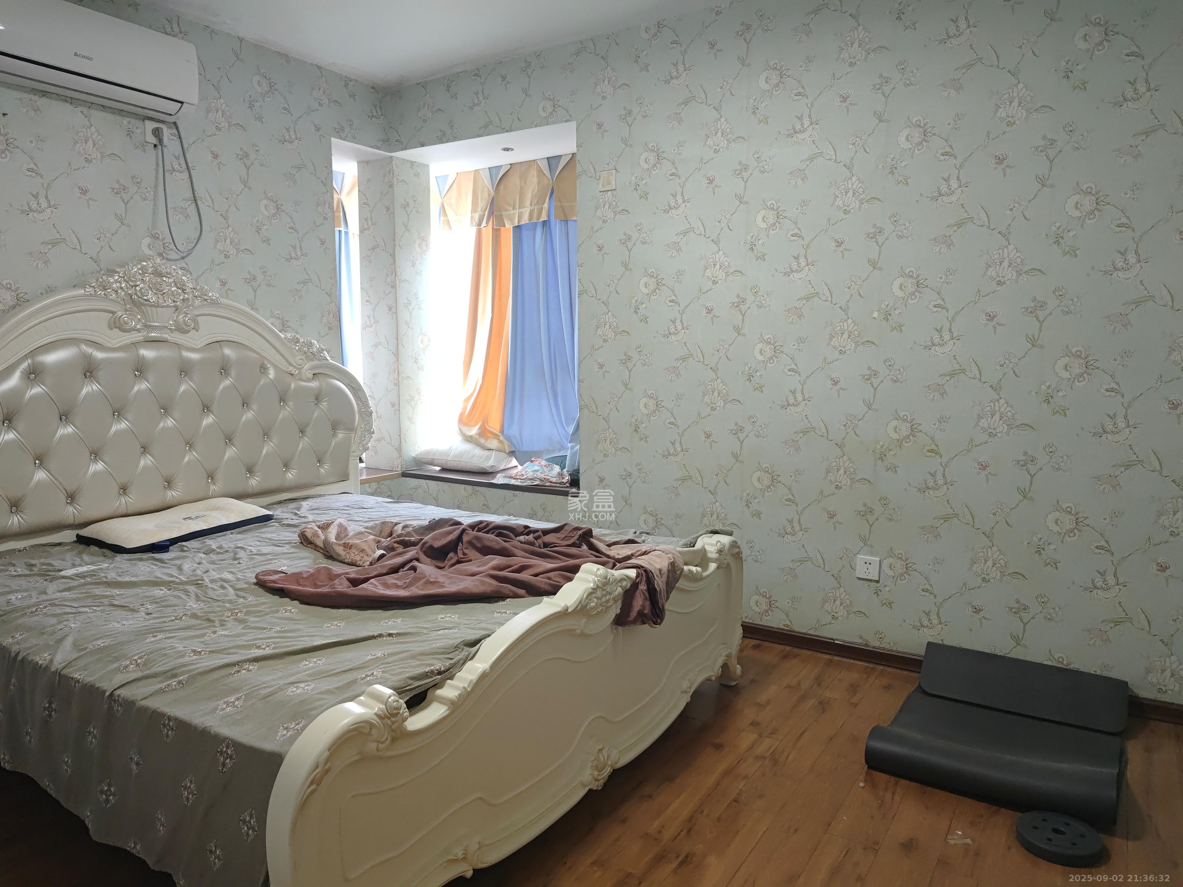 德润园  4室2厅2卫    2600.0元/月 德润园  4室2厅2卫    2600.0元/月室内图