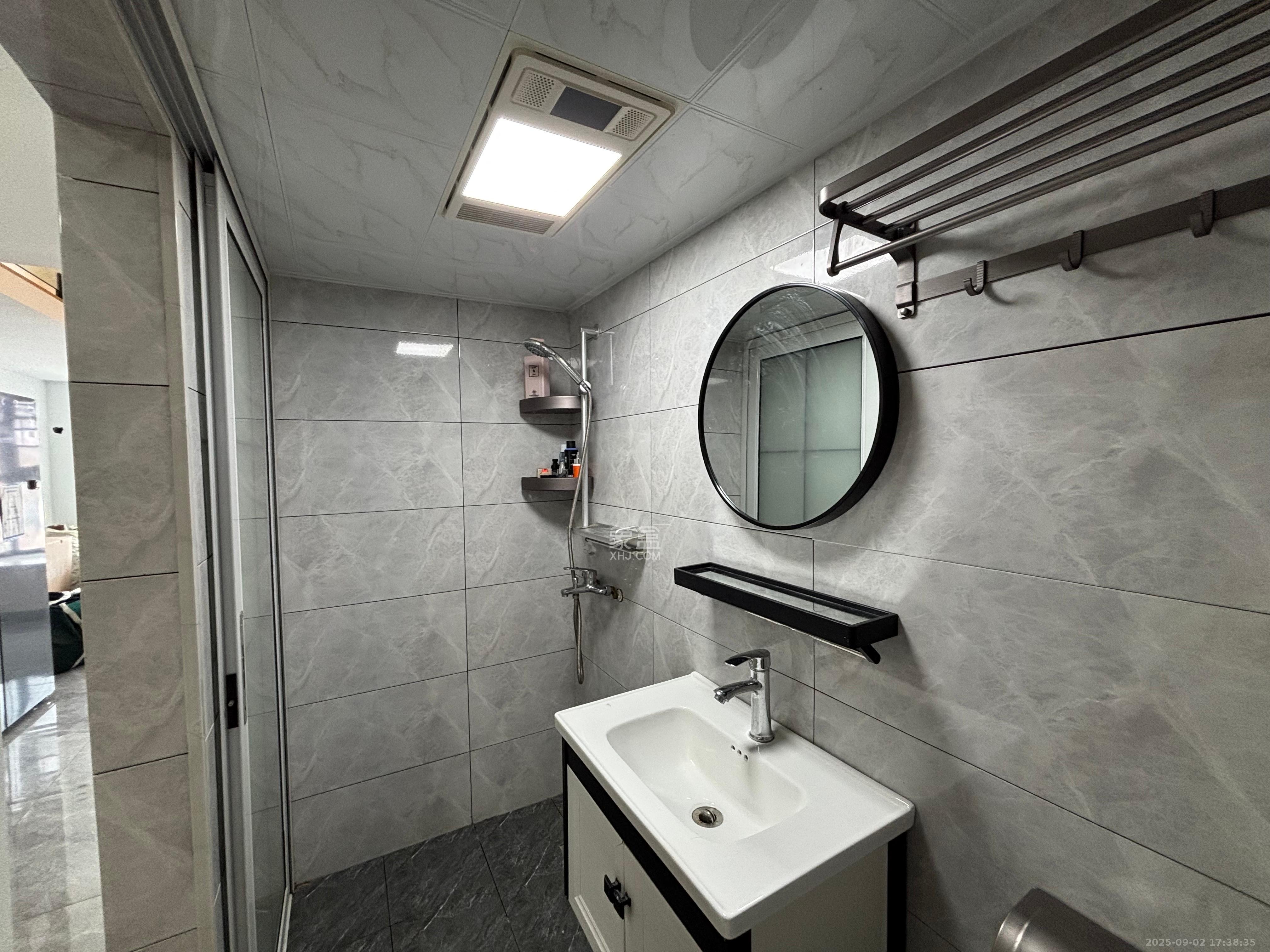 弘坤云寓 2室1厅1卫 2300.0元/月 弘坤云寓 2室1厅1卫 2300.0元/月室内图