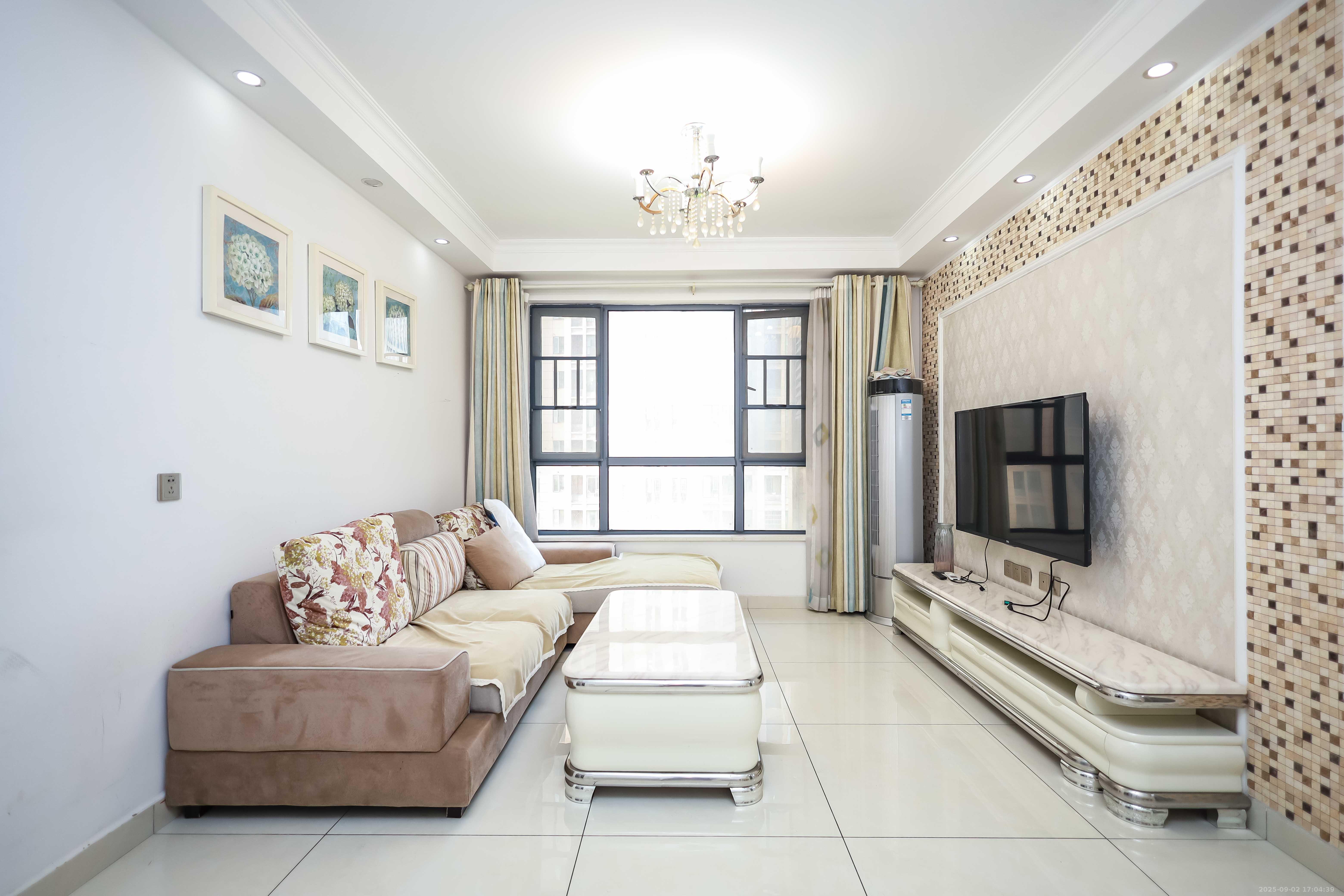 荣盛花语馨苑  3室2厅1卫    75.0万 荣盛花语馨苑  3室2厅1卫    75.0万