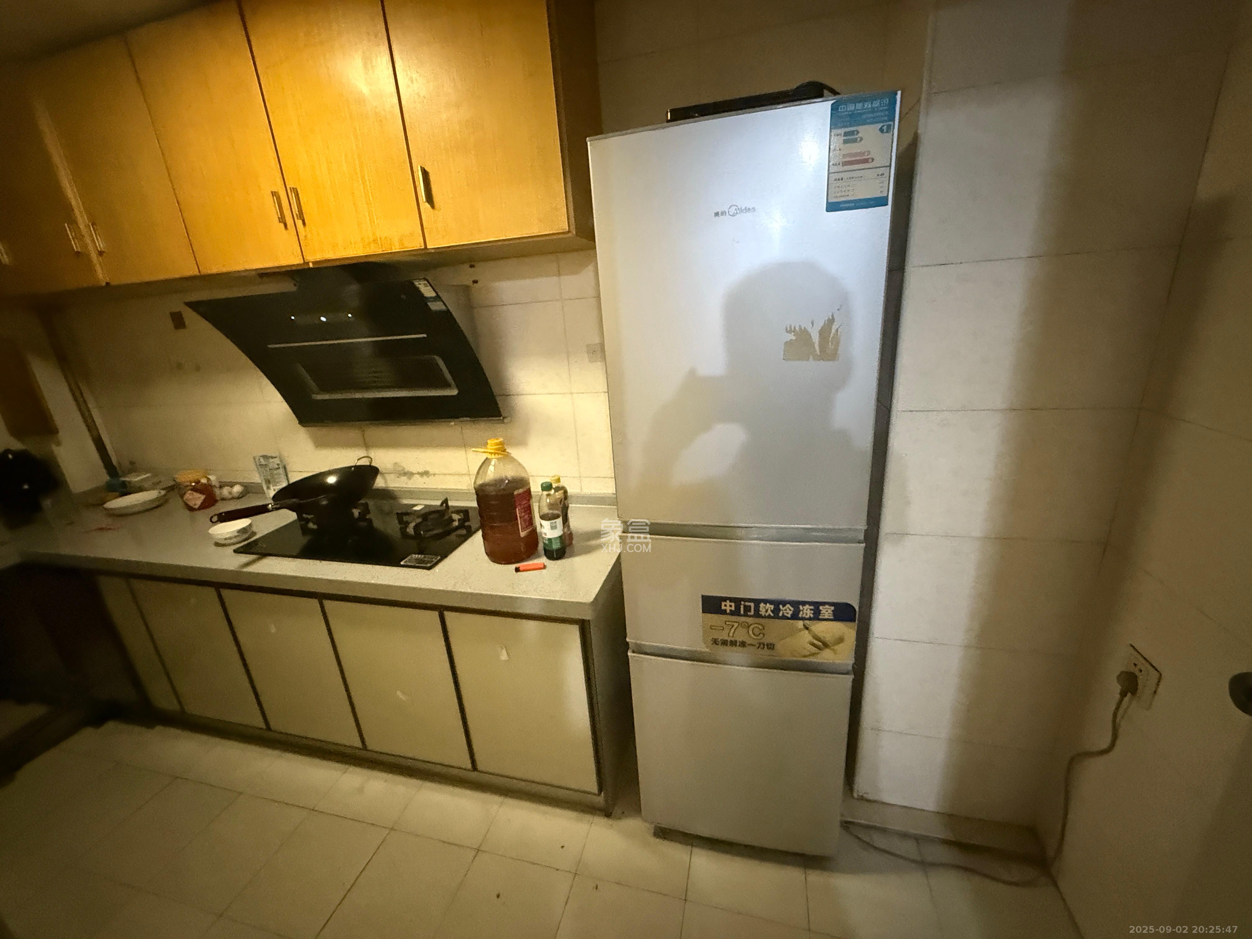 新诚小区  2室2厅1卫   1350.00元/月室内图