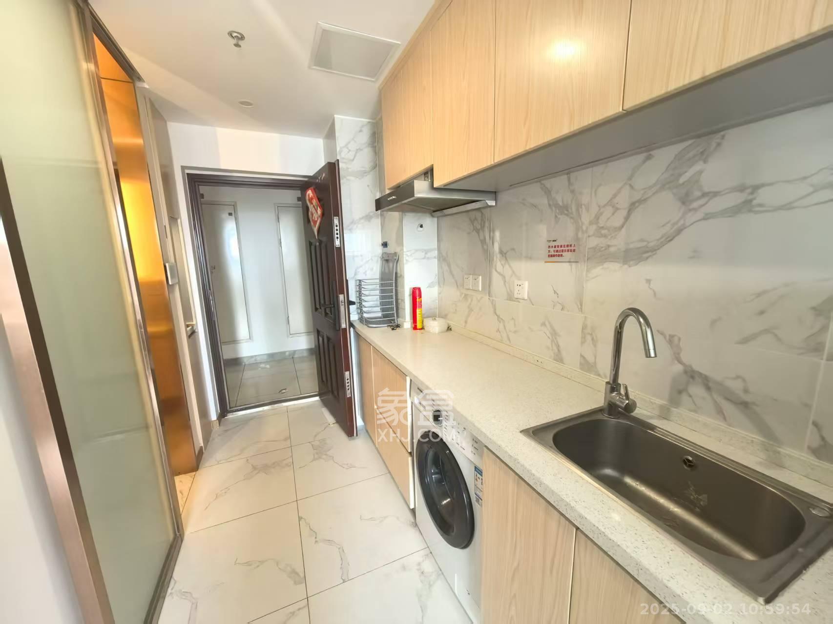 华润翡翠府  1室0厅1卫    1400.0元/月 华润翡翠府  1室0厅1卫    1400.0元/月室内图