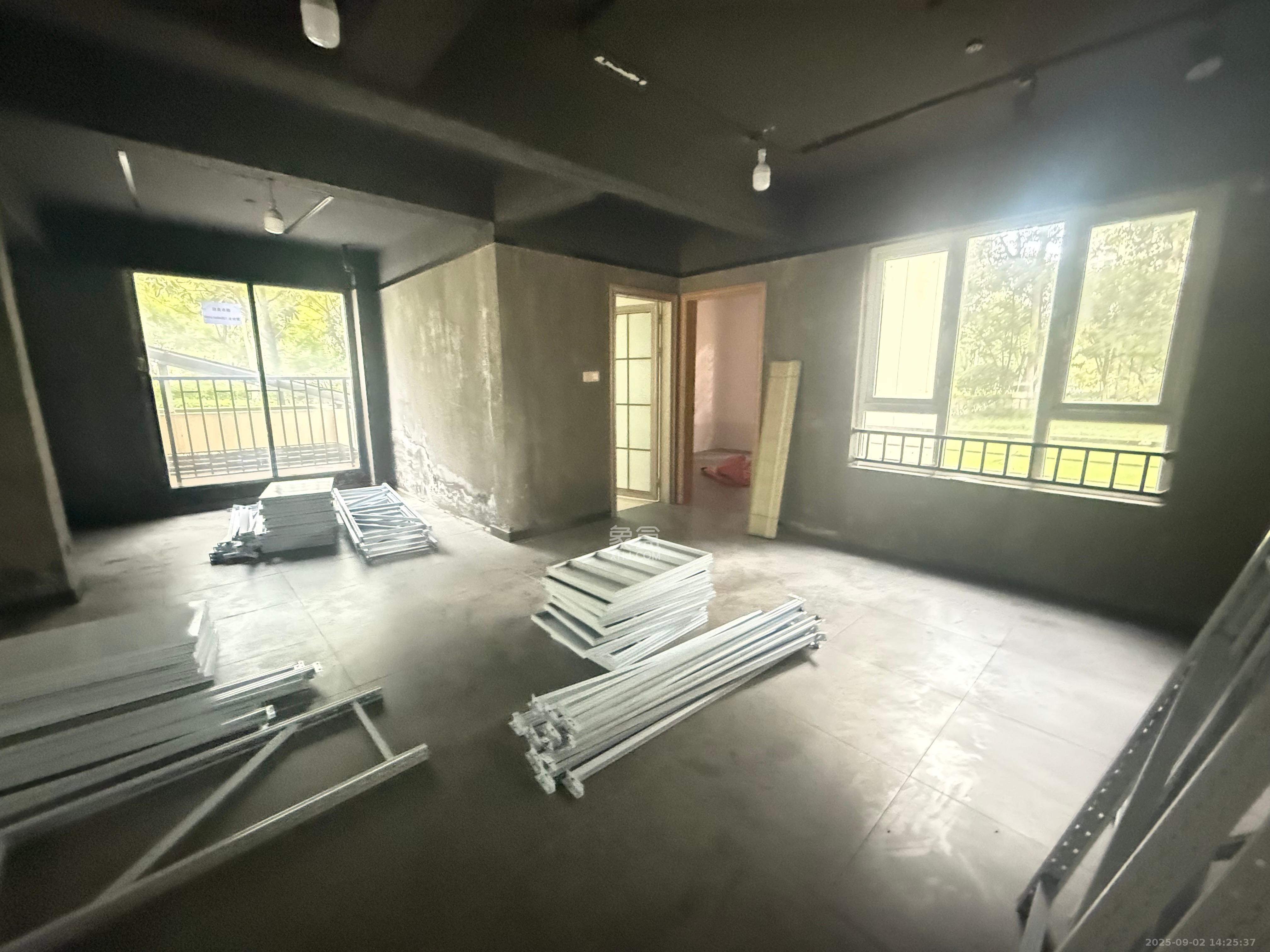 绿地之窗  4室1厅1卫    3200.0元/月室内图