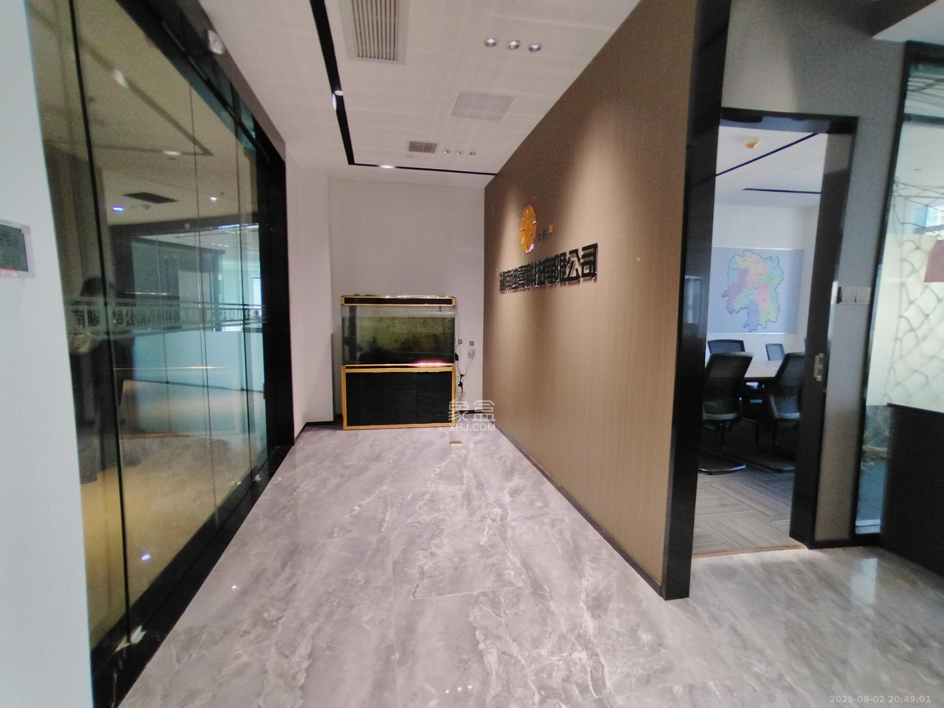 世茂铂曼  5室1厅1卫    10000.0元/月 世茂铂曼  5室1厅1卫    10000.0元/月户型图