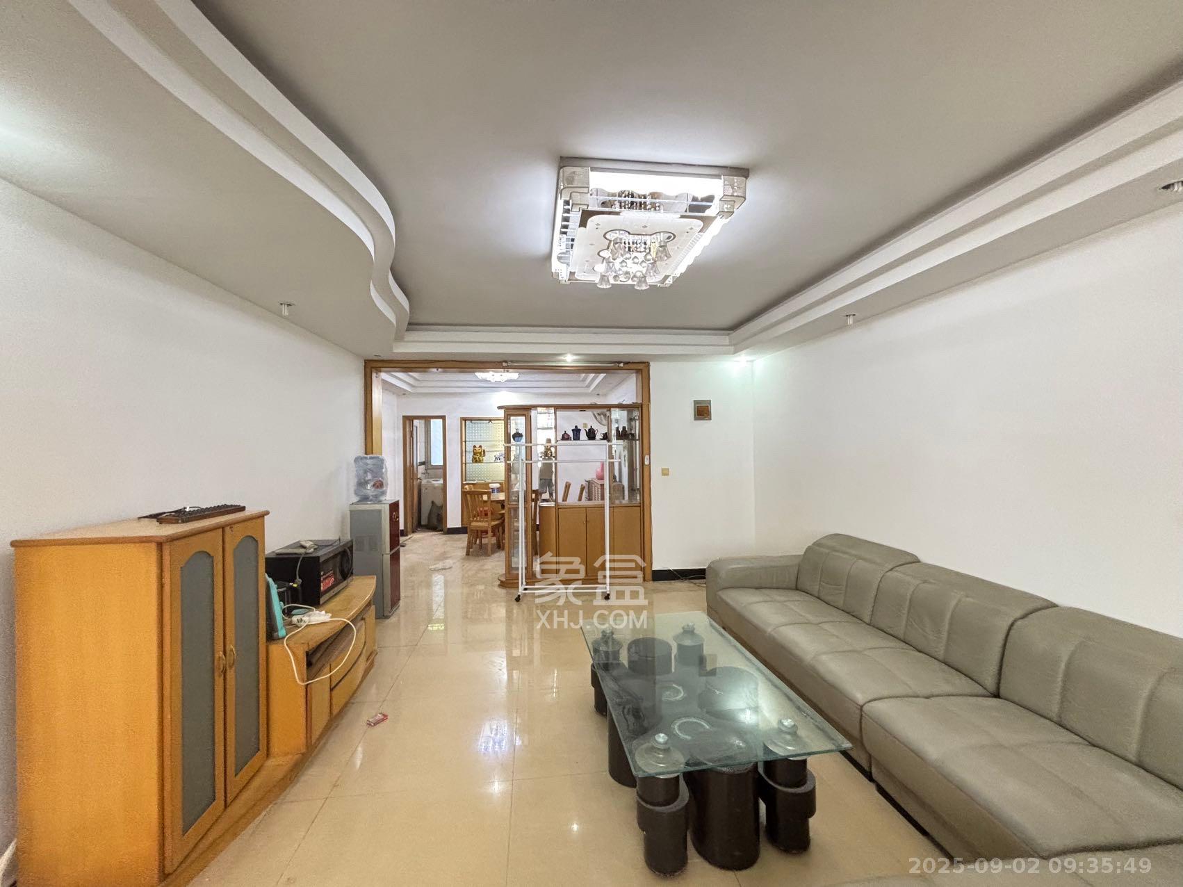 林苑小区  4室2厅1卫   2100.00元/月室内图