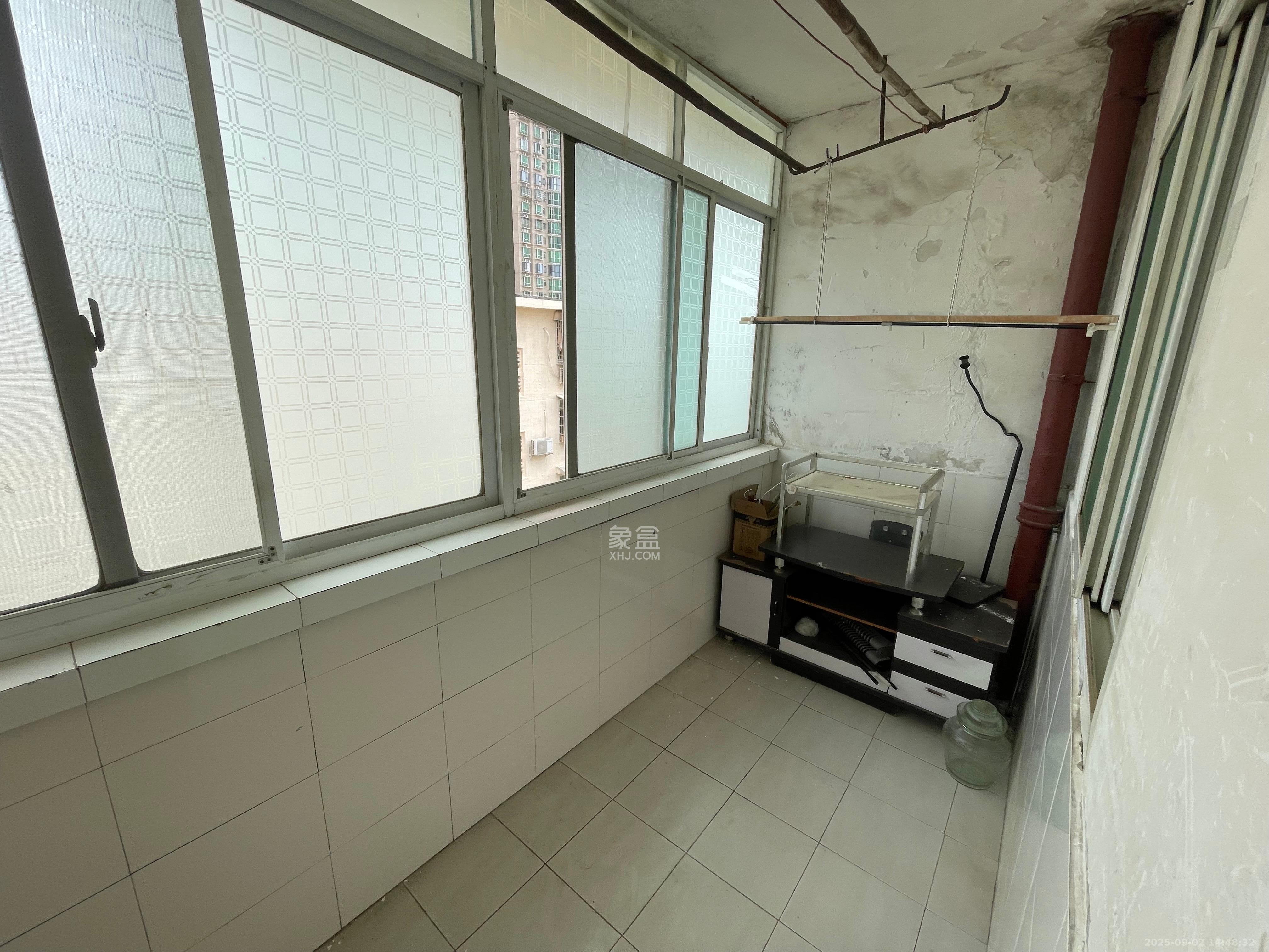 红花坡社区  2室1厅1卫    1000.0元/月 红花坡社区  2室1厅1卫    1000.0元/月室内图