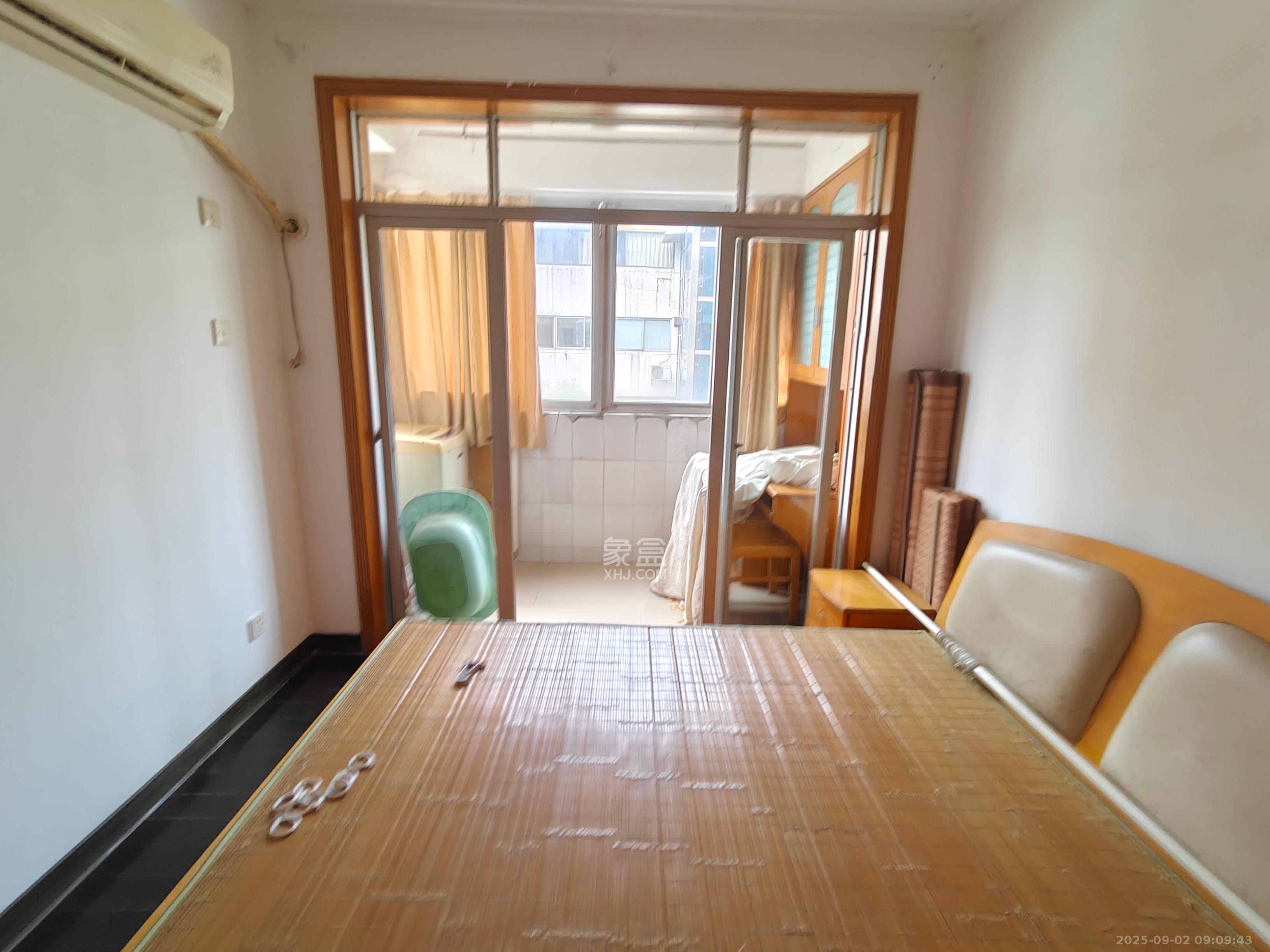 咸嘉新村嘉兴苑  2室2厅1卫   1800.00元/月室内图