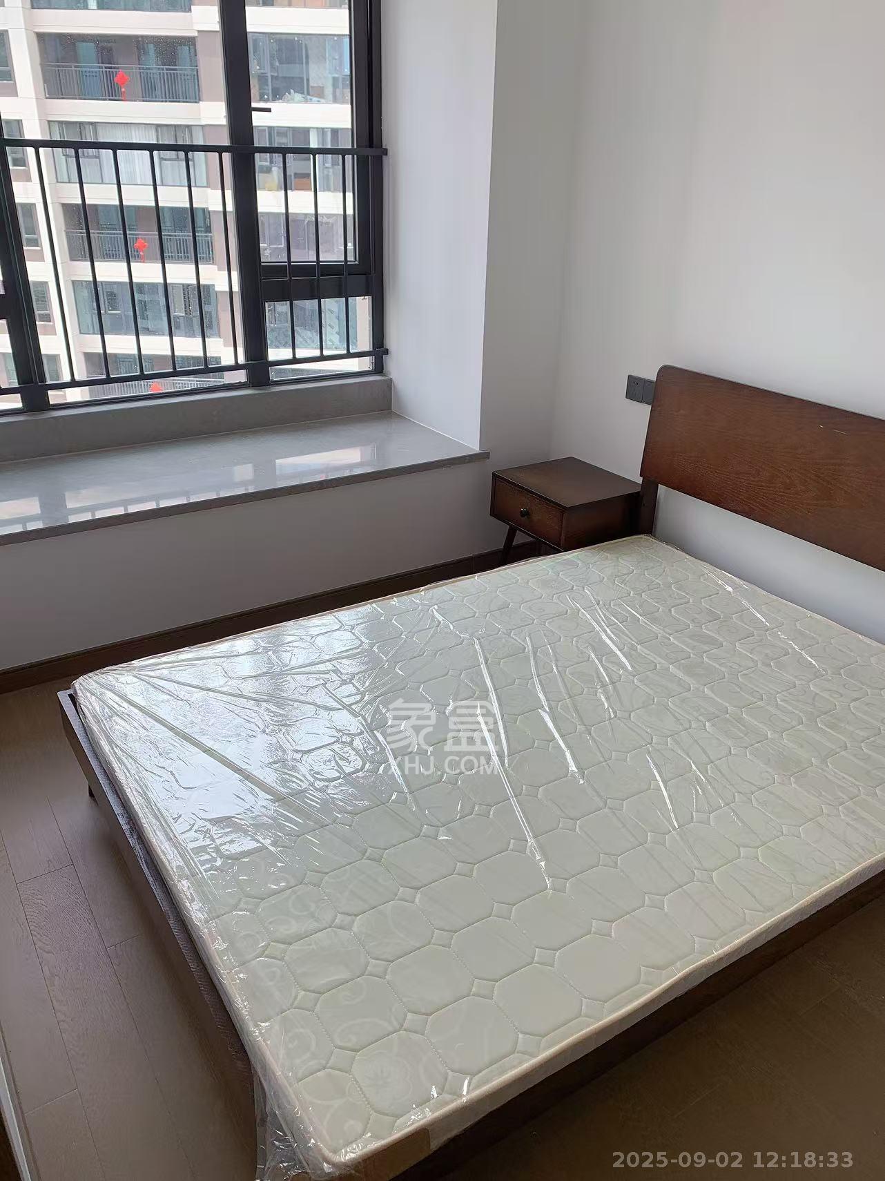 金地都会风華  3室2厅2卫    3000.0元/月室内图