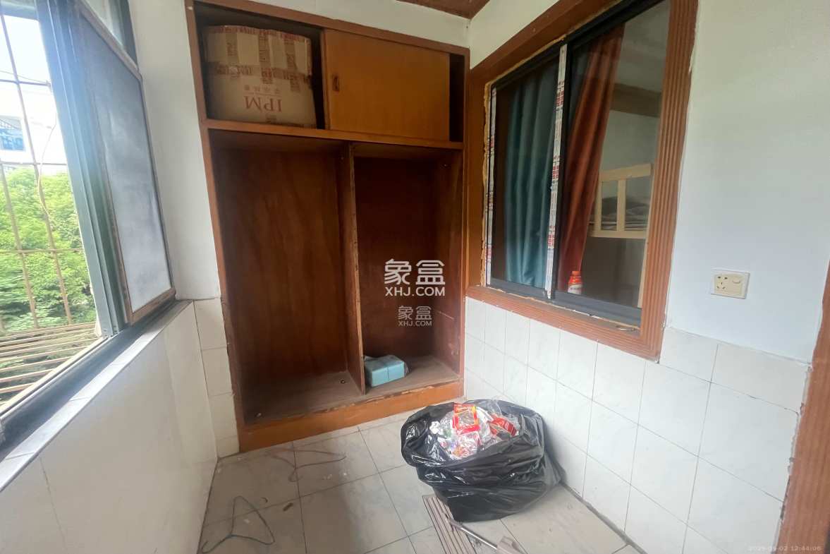 省军区宿舍 1室0厅0卫 3000.0元/月 省军区宿舍 1室0厅0卫 3000.0元/月室内图