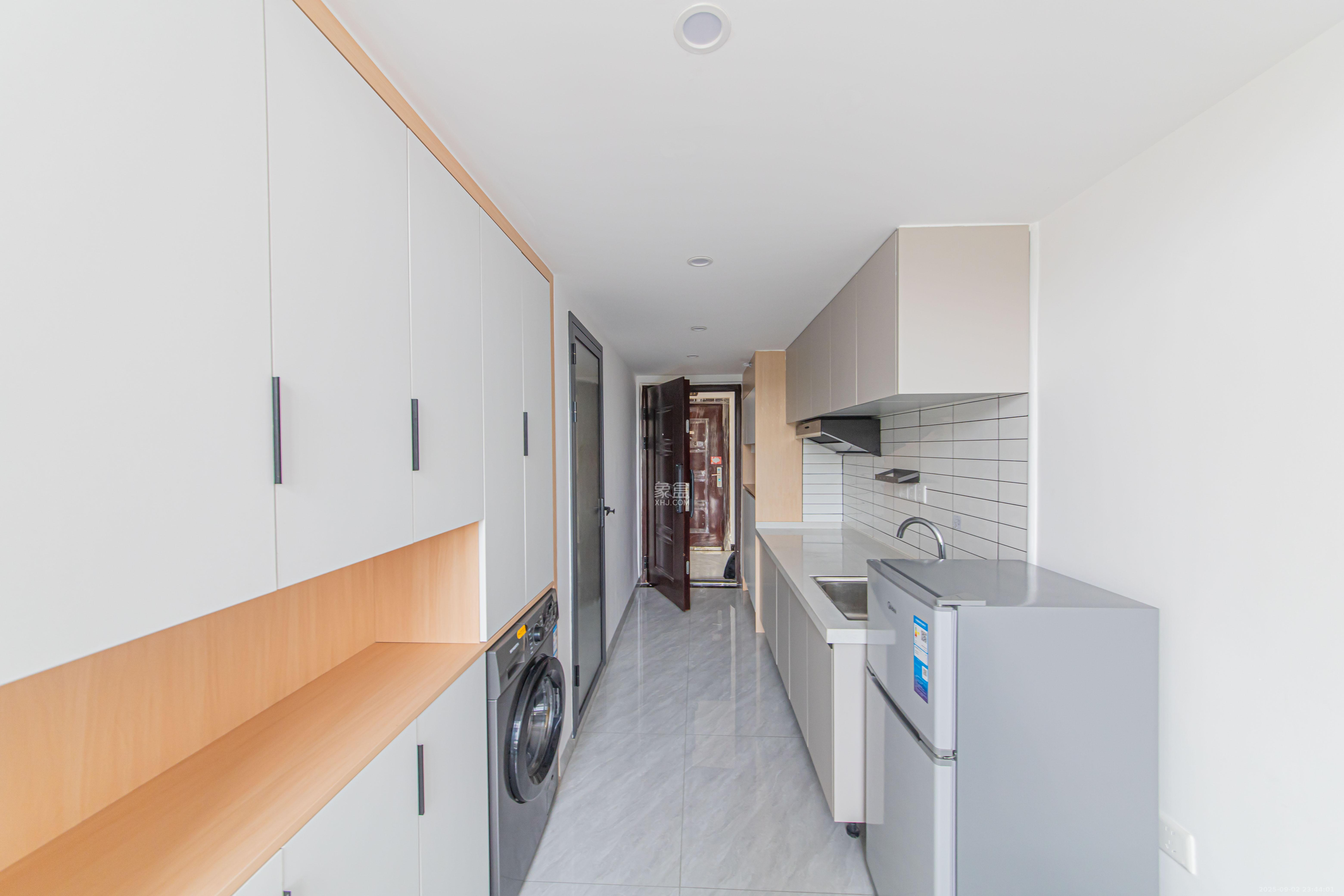 新长海D1站 1室1厅1卫 26.0万 新长海D1站 1室1厅1卫 26.0万厨房