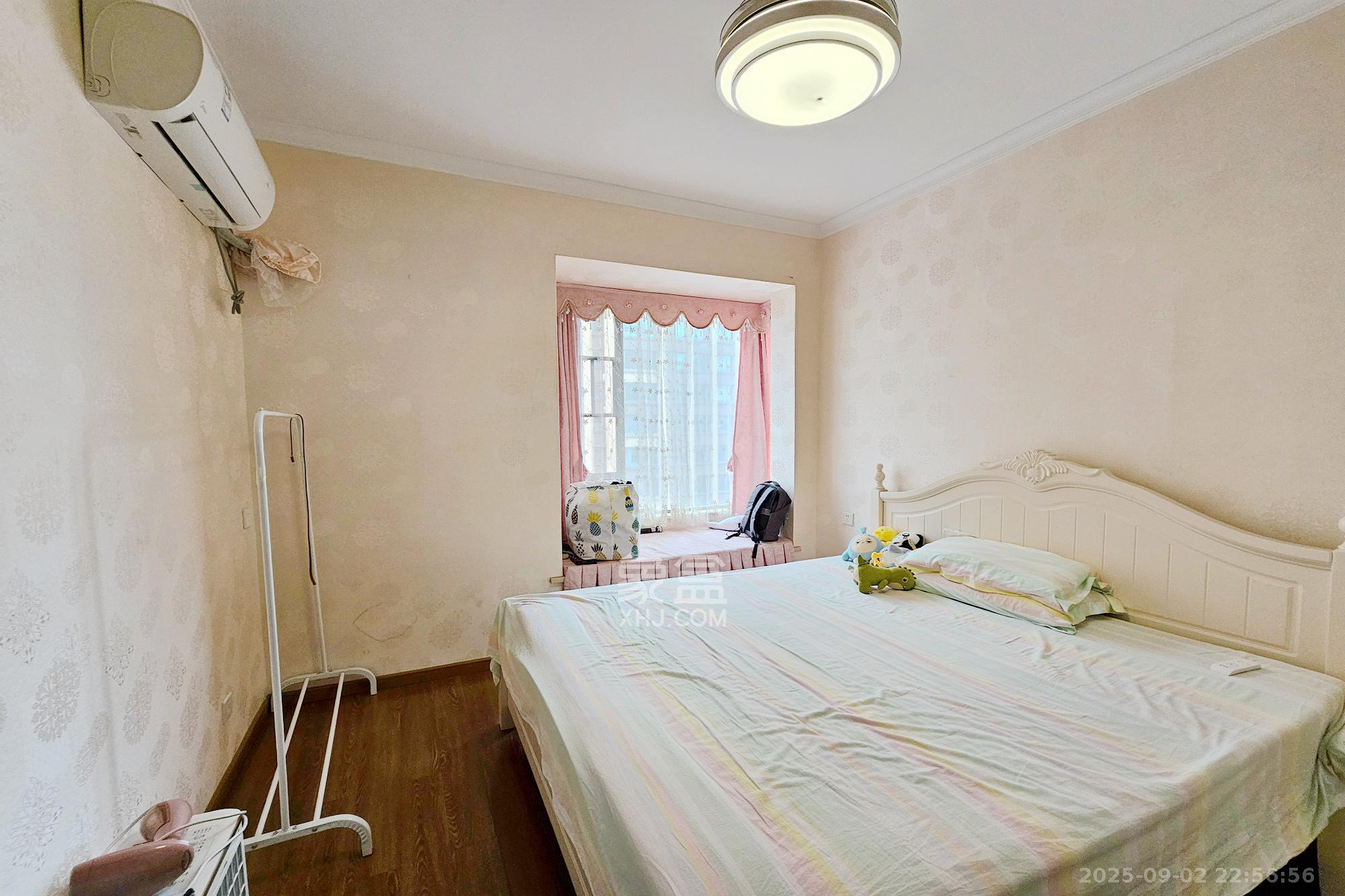 阳光城尚东湾青云苑 3室2厅1卫 75.0万 阳光城尚东湾青云苑 3室2厅1卫 75.0万卧室