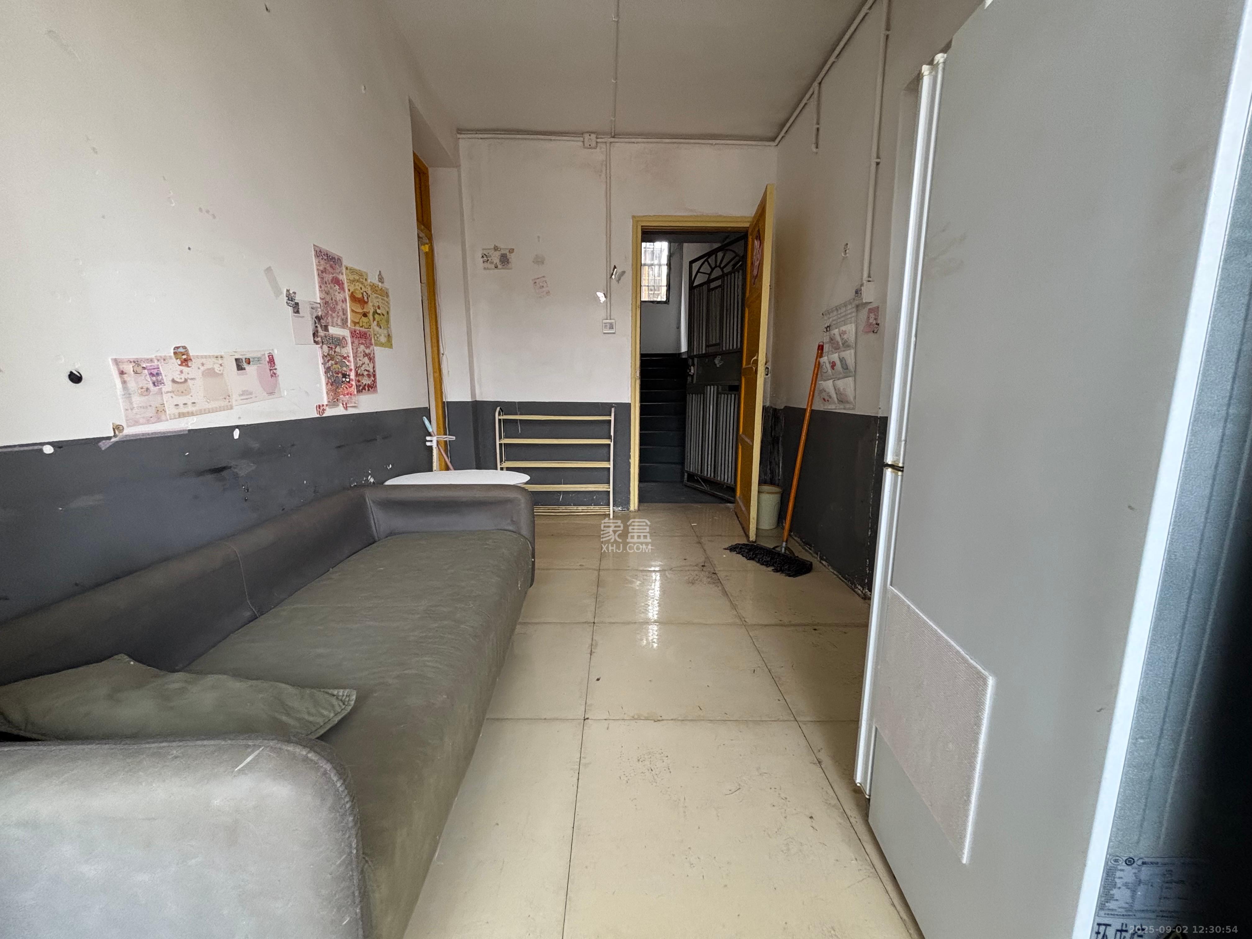 安居楼  1室1厅1卫   1100.00元/月室内图