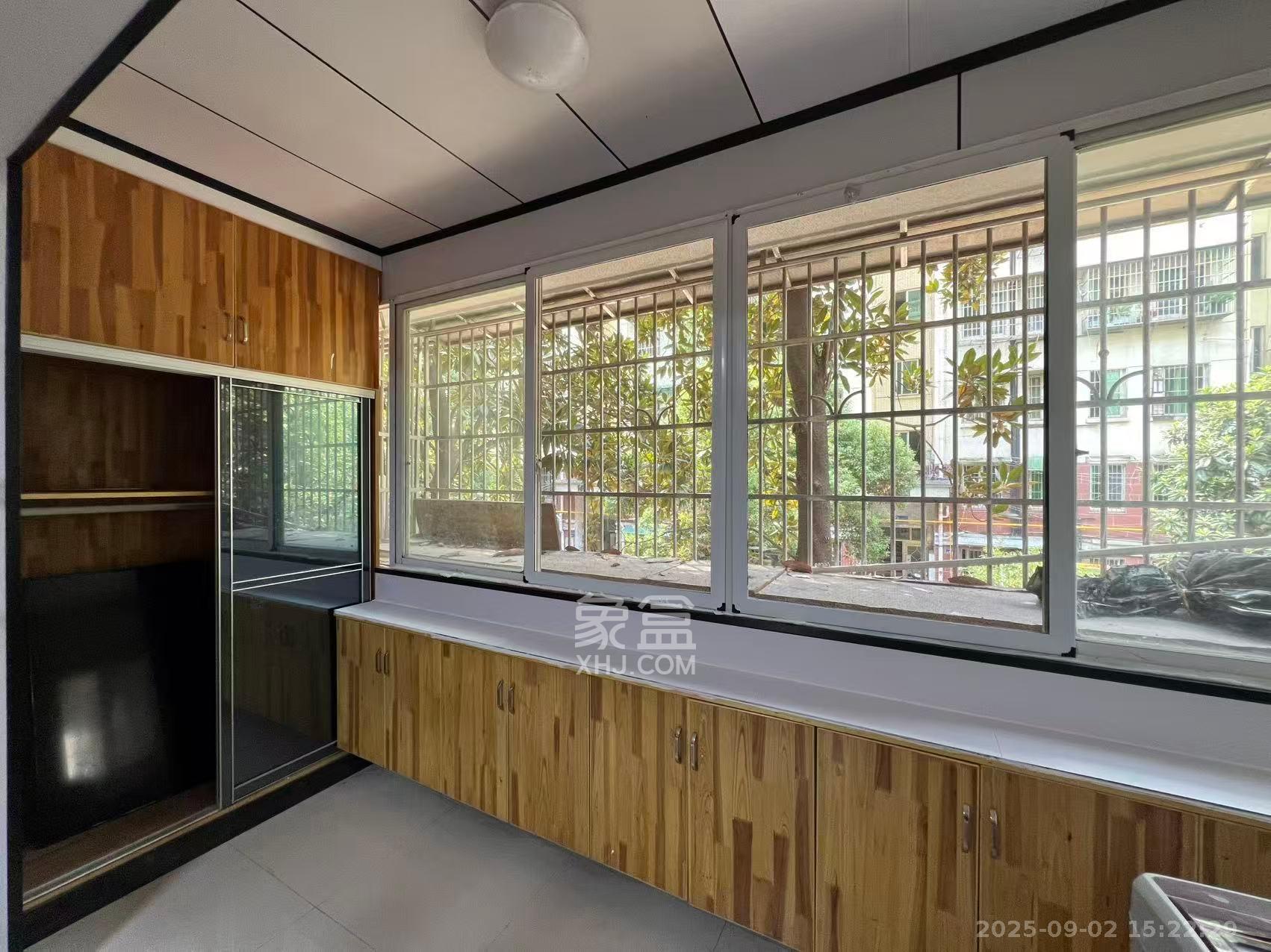 江南公寓  2室1厅1卫    1900.0元/月室内图