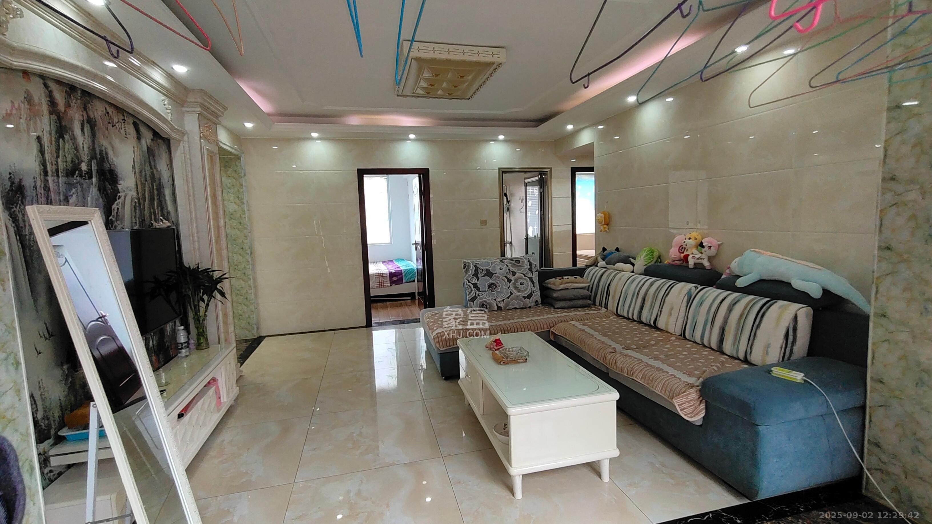 丽发新城  3室2厅1卫    2200.0元/月 丽发新城  3室2厅1卫    2200.0元/月室内图