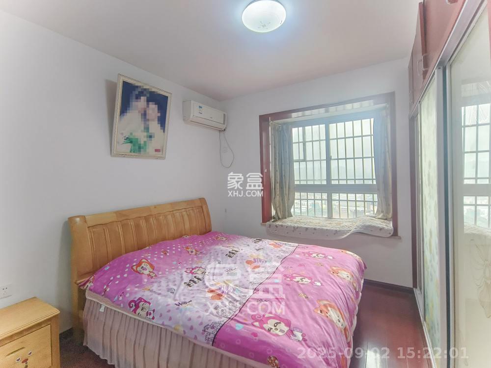 世景华庭  3室2厅2卫    2500.0元/月室内图