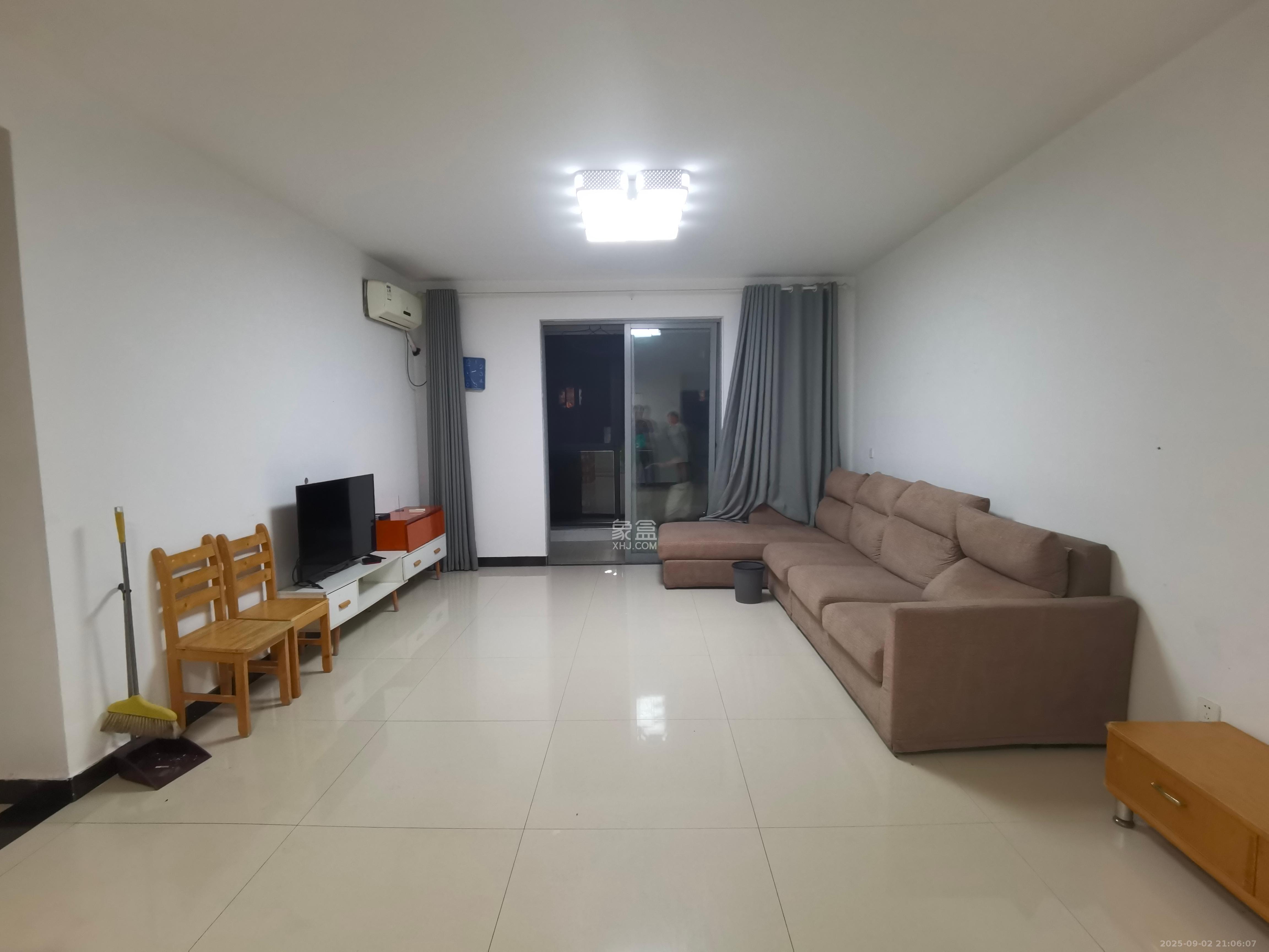 汇景豪庭  2室1厅1卫    2400.0元/月 汇景豪庭  2室1厅1卫    2400.0元/月室内图