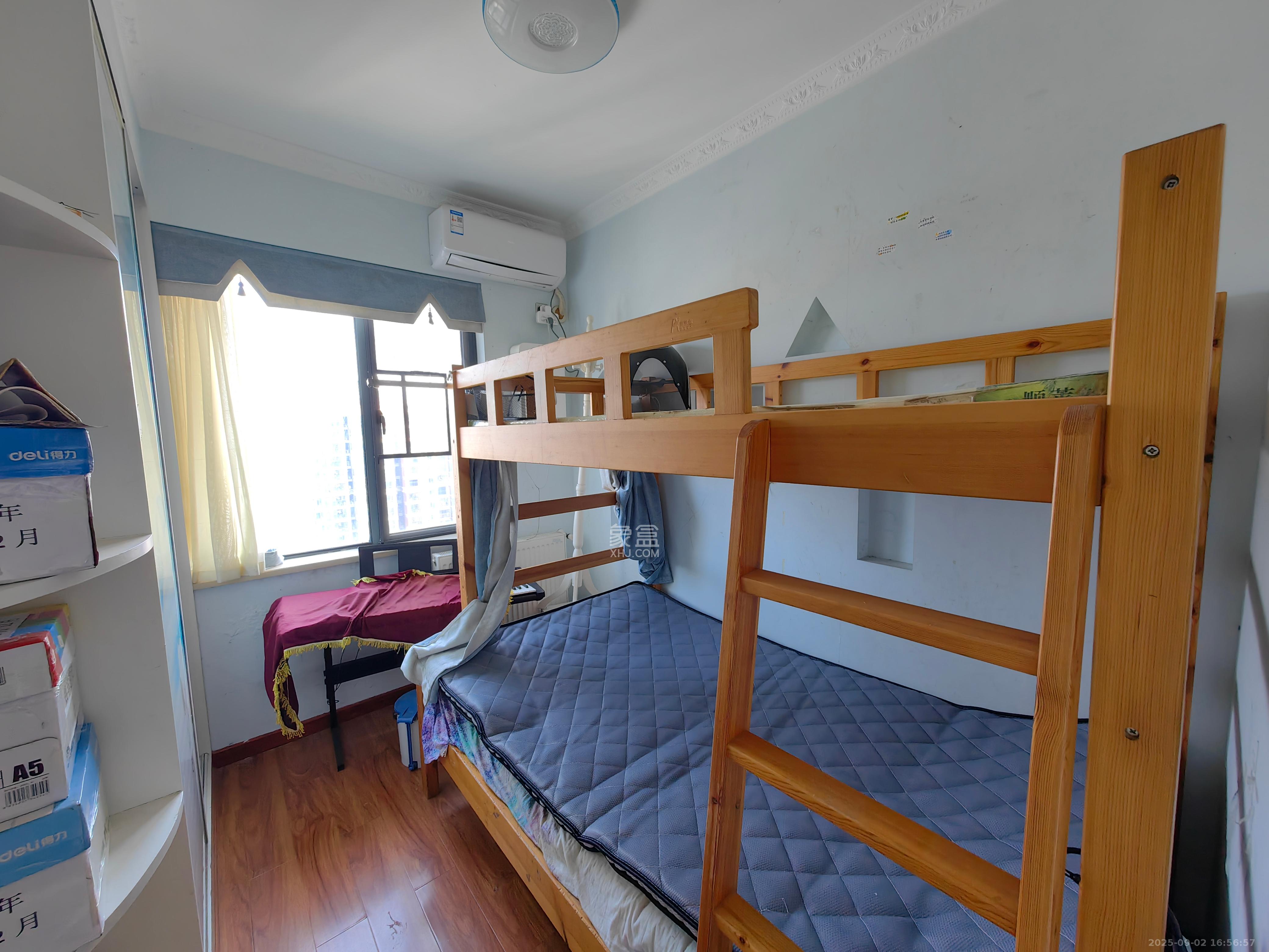 中欣楚天雅郡  3室2厅2卫    2400.0元/月室内图