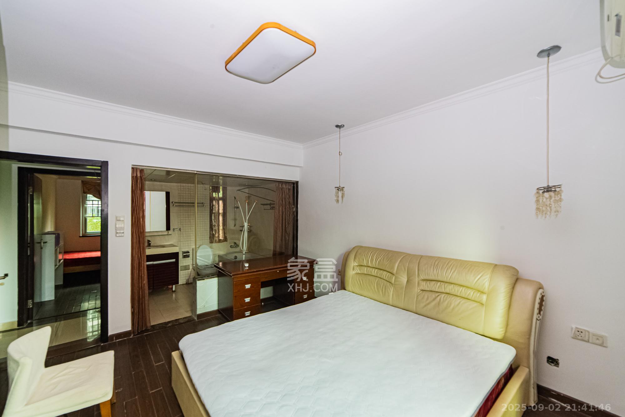 珠江花城一期桂苑 3室2厅1卫 120.0万 珠江花城一期桂苑 3室2厅1卫 120.0万卧室