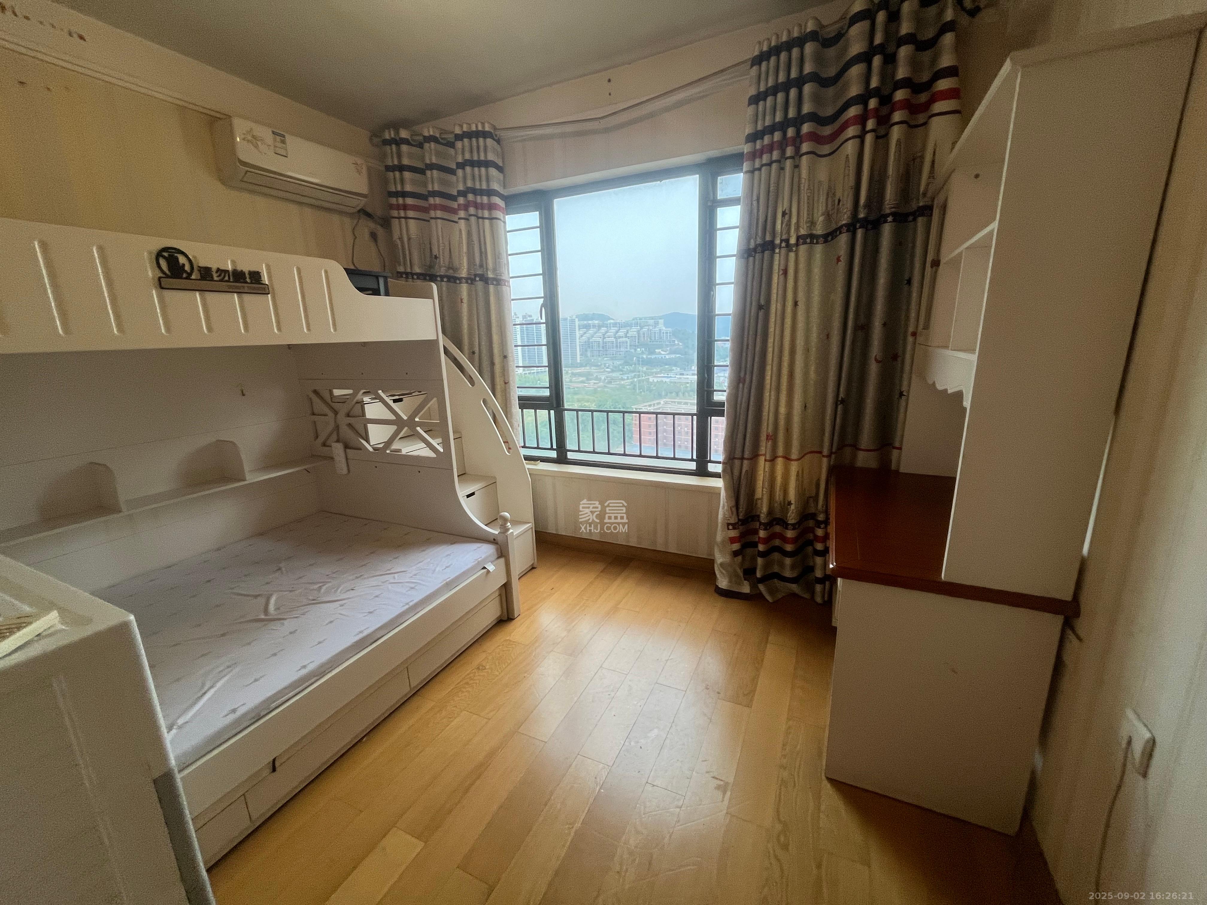 中海国际三期  3室2厅1卫    2200.0元/月 中海国际三期  3室2厅1卫    2200.0元/月室内图