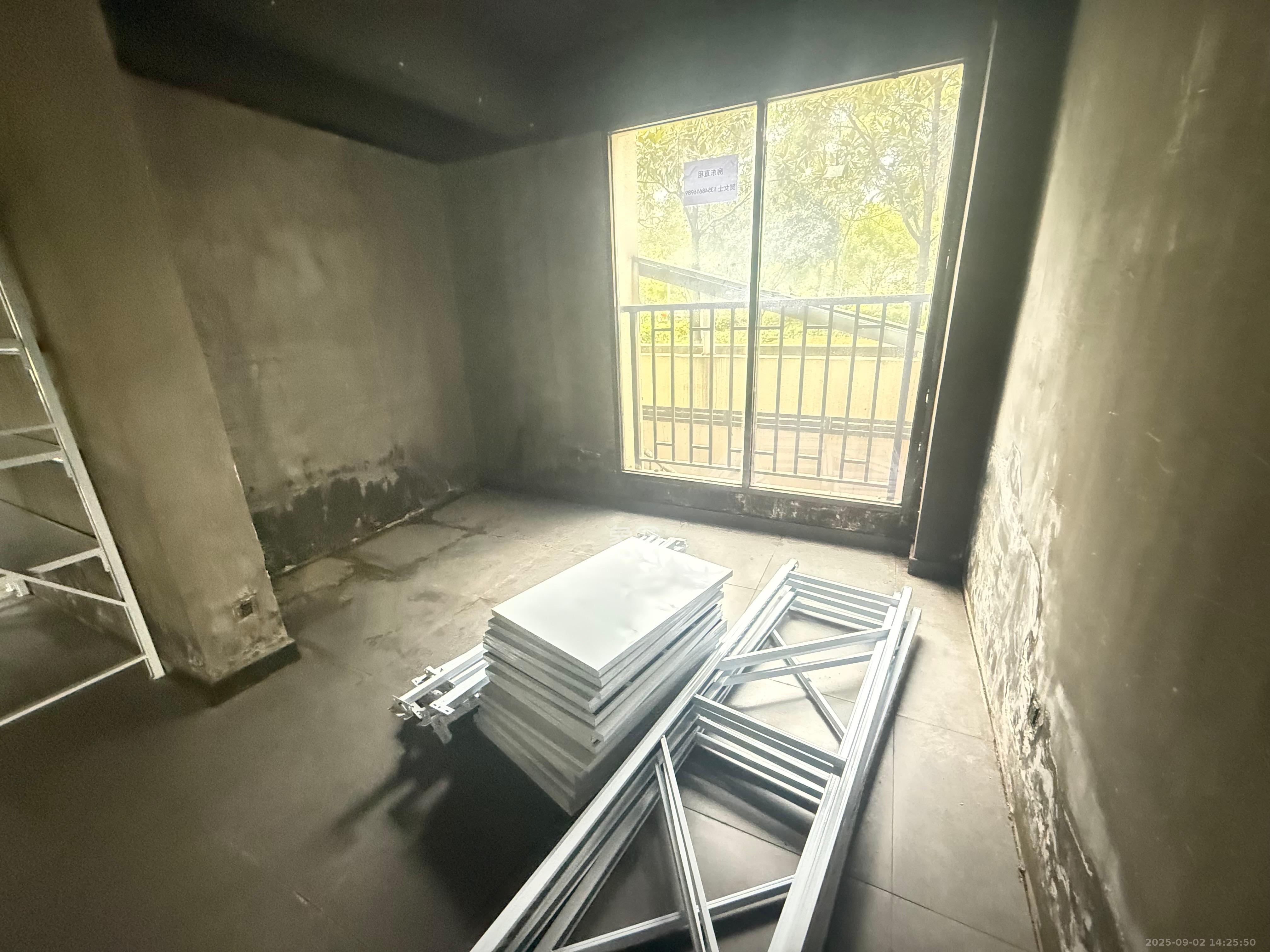 绿地之窗  4室1厅1卫    3200.0元/月室内图