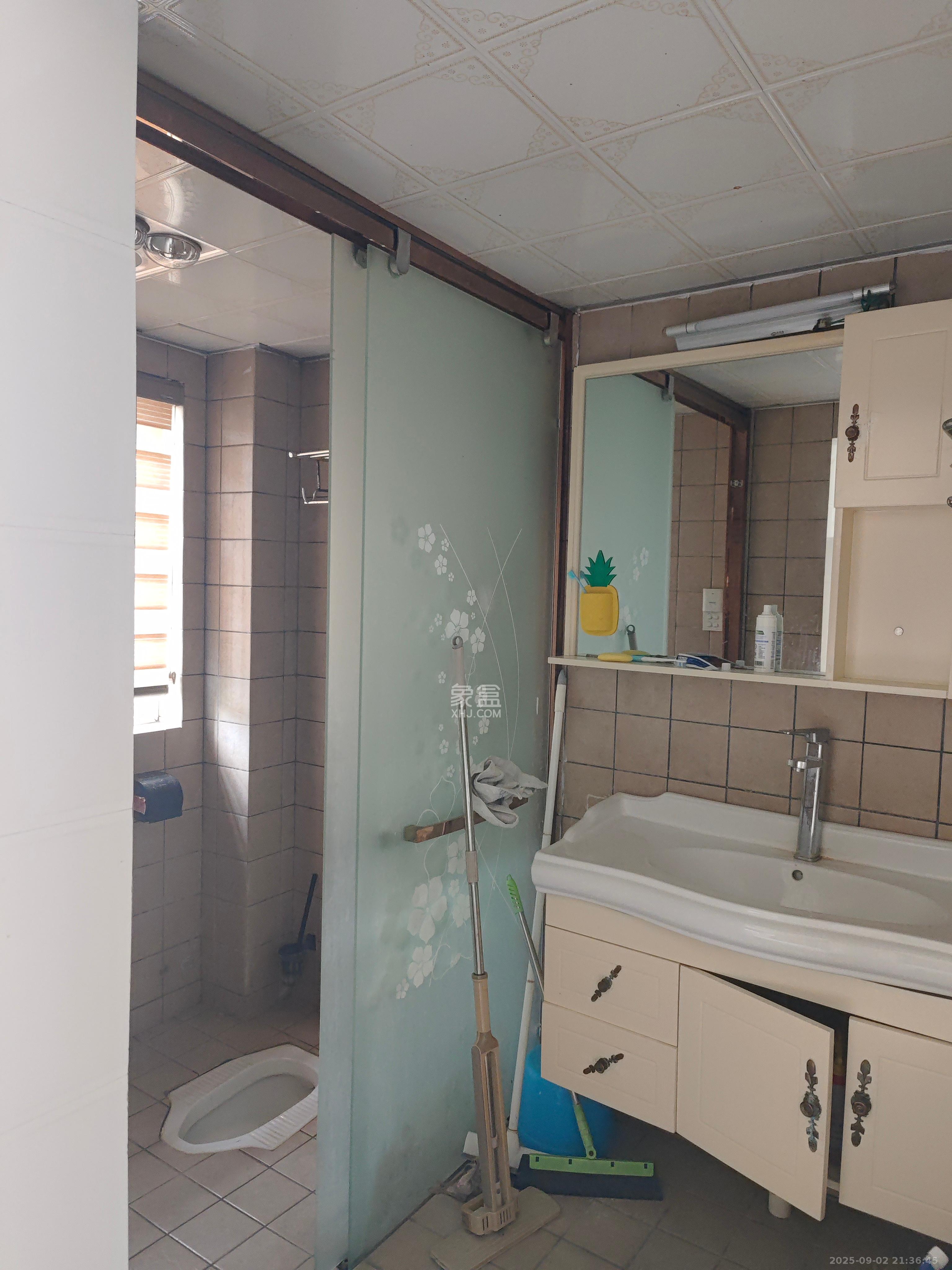 德润园  4室2厅2卫    2600.0元/月 德润园  4室2厅2卫    2600.0元/月室内图