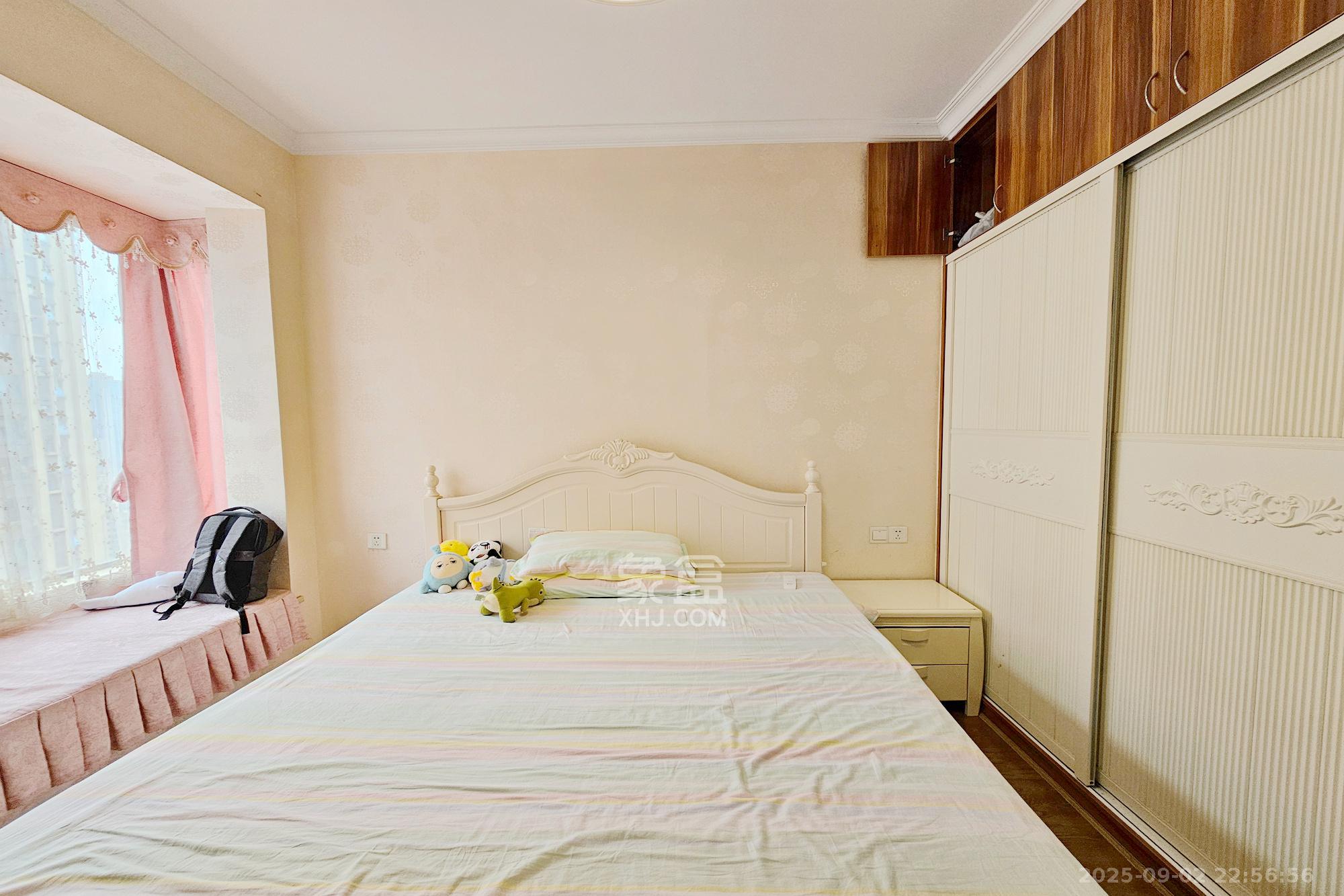 阳光城尚东湾青云苑 3室2厅1卫 75.0万 阳光城尚东湾青云苑 3室2厅1卫 75.0万卧室