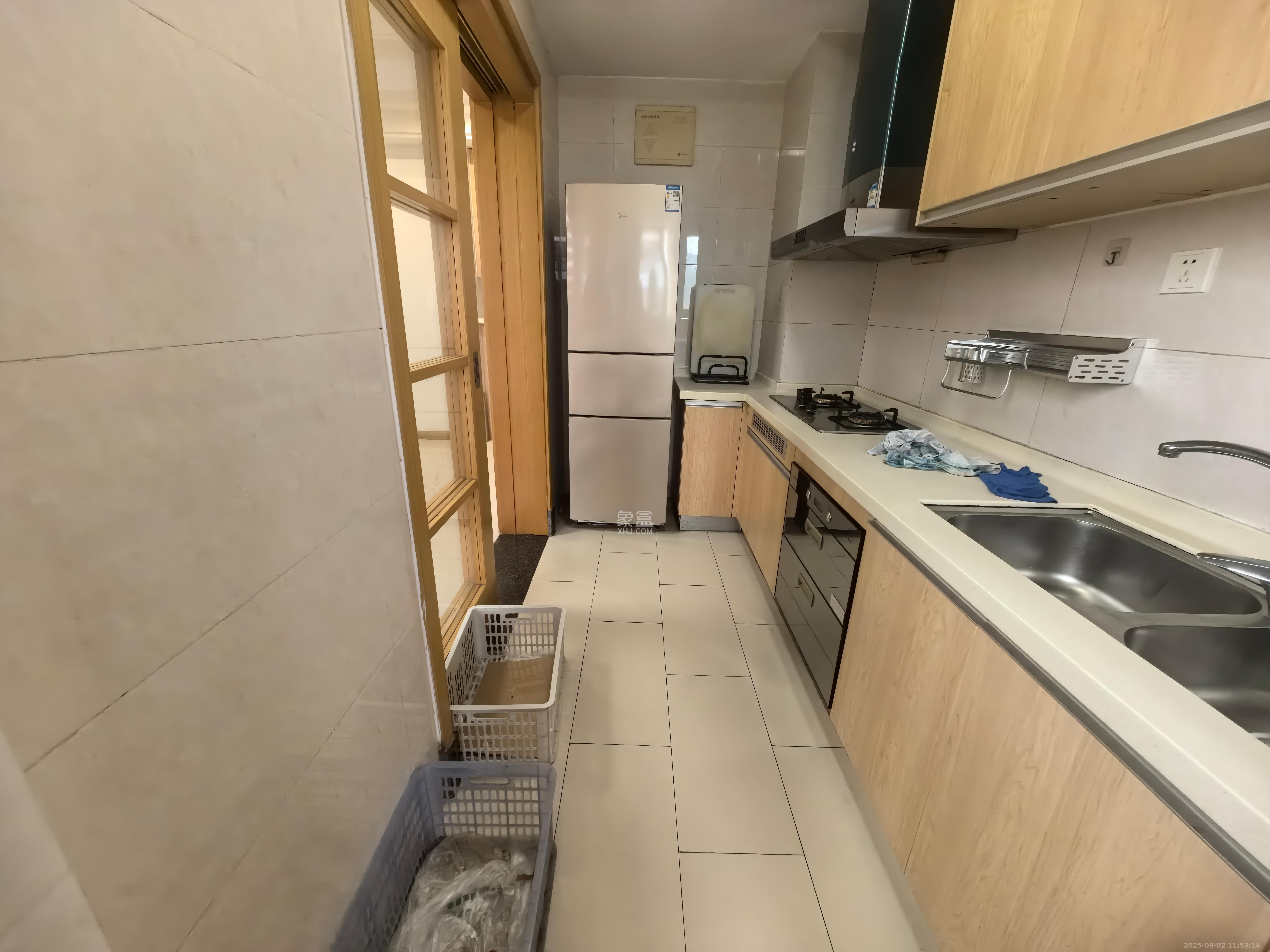 中海国际四期  2室2厅1卫    2000.0元/月 中海国际四期  2室2厅1卫    2000.0元/月室内图