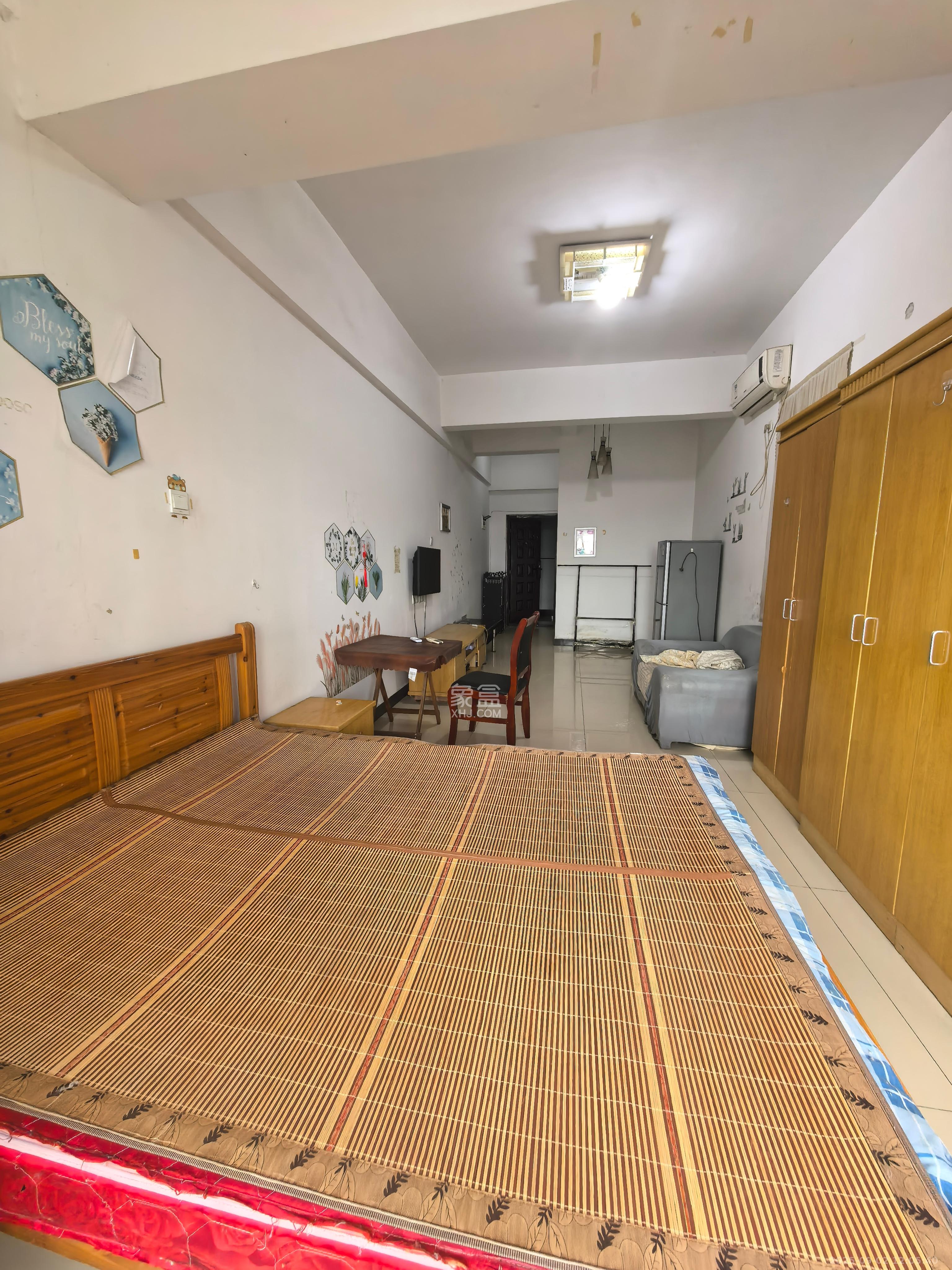 红树湾 1室1厅1卫 1100.0元/月 红树湾 1室1厅1卫 1100.0元/月室内图