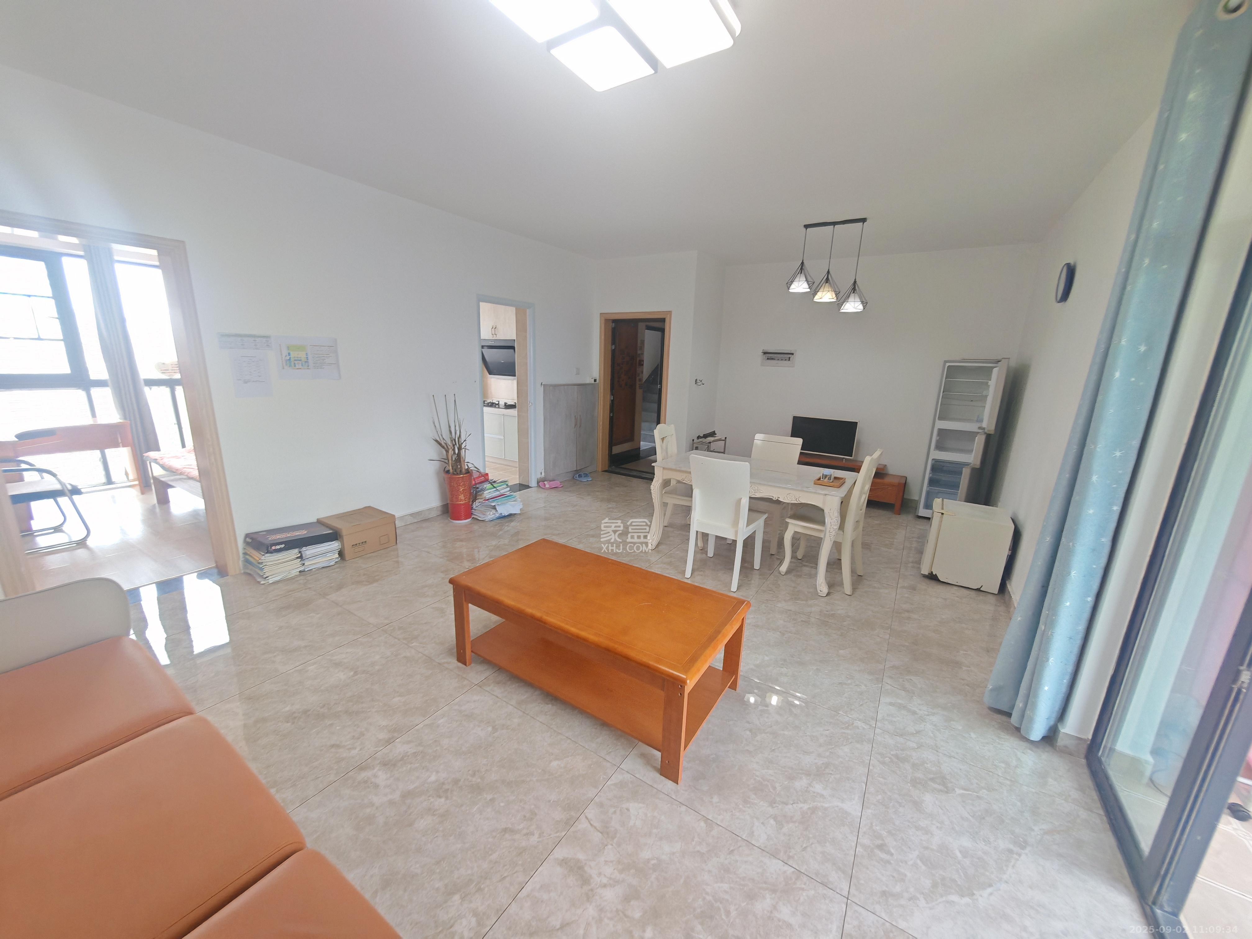 湘水熙园 4室2厅1卫 3300.0元/月 湘水熙园 4室2厅1卫 3300.0元/月室内图