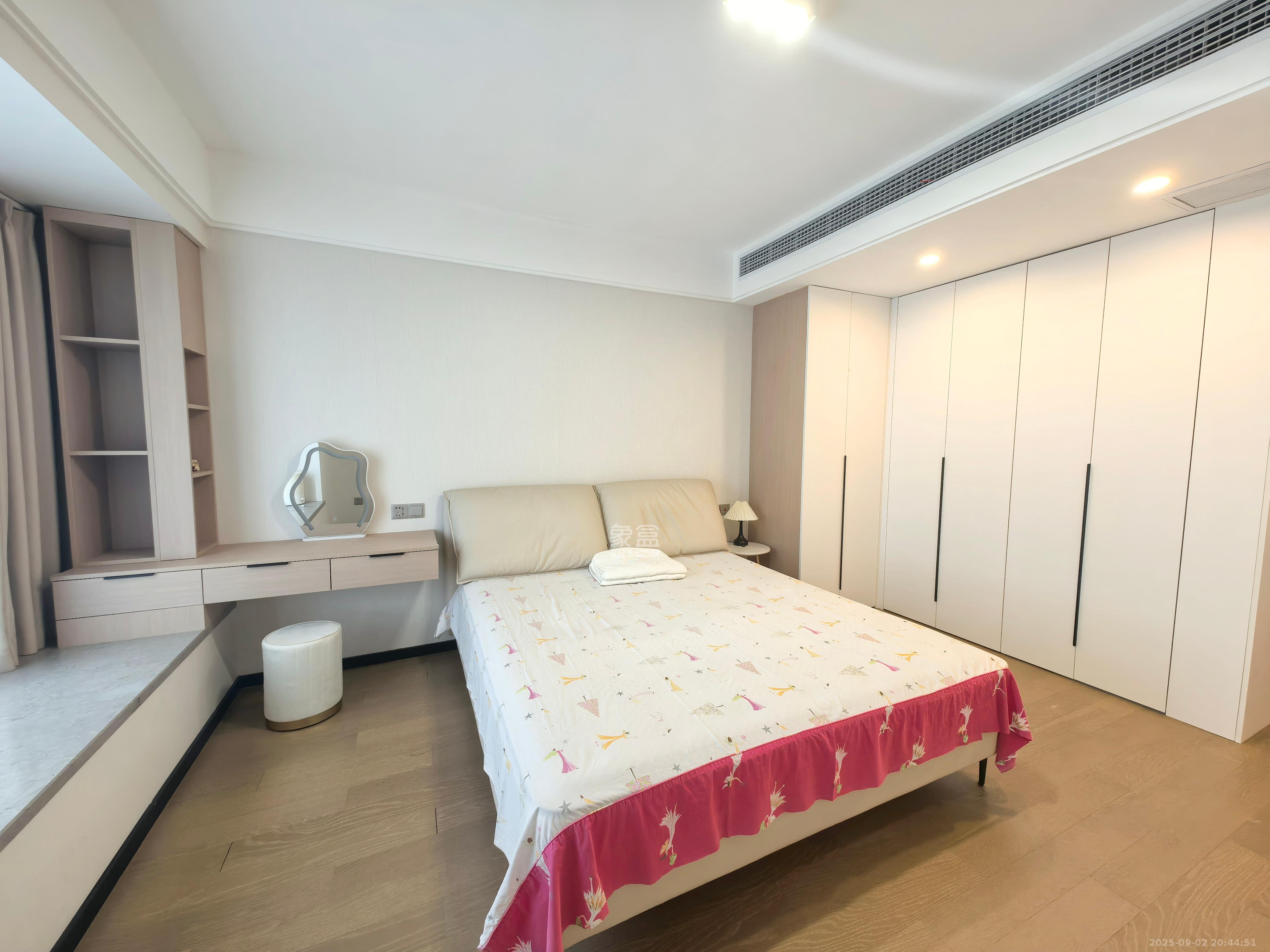 中海阅溪府  5室2厅2卫    6500.0元/月 中海阅溪府  5室2厅2卫    6500.0元/月室内图