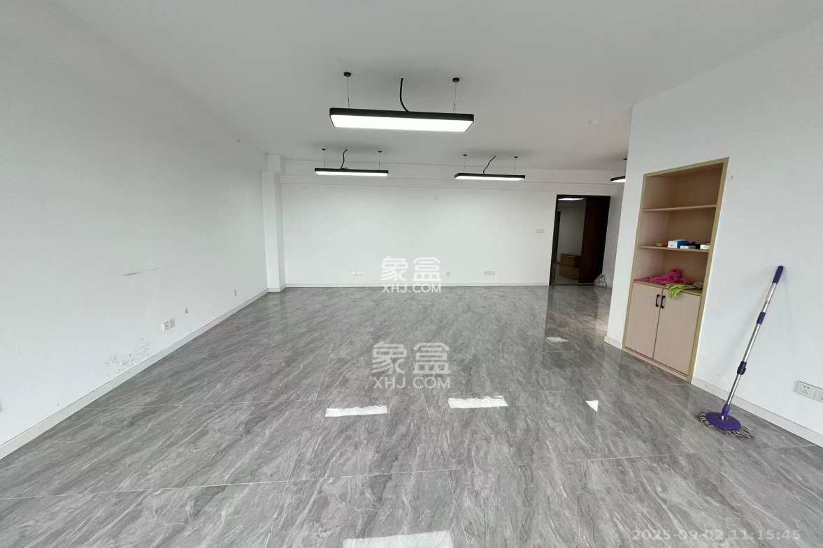 和悦城(蟠龙景苑) 1室0厅0卫 2300.00元/月 和悦城(蟠龙景苑) 1室0厅0卫 2300.00元/月室内图