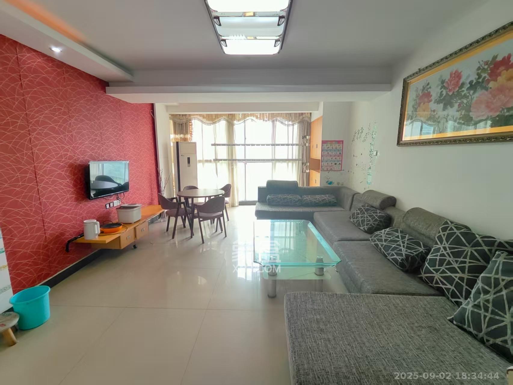 麓谷加州阳光  3室2厅1卫    2300.0元/月 麓谷加州阳光  3室2厅1卫    2300.0元/月室内图1