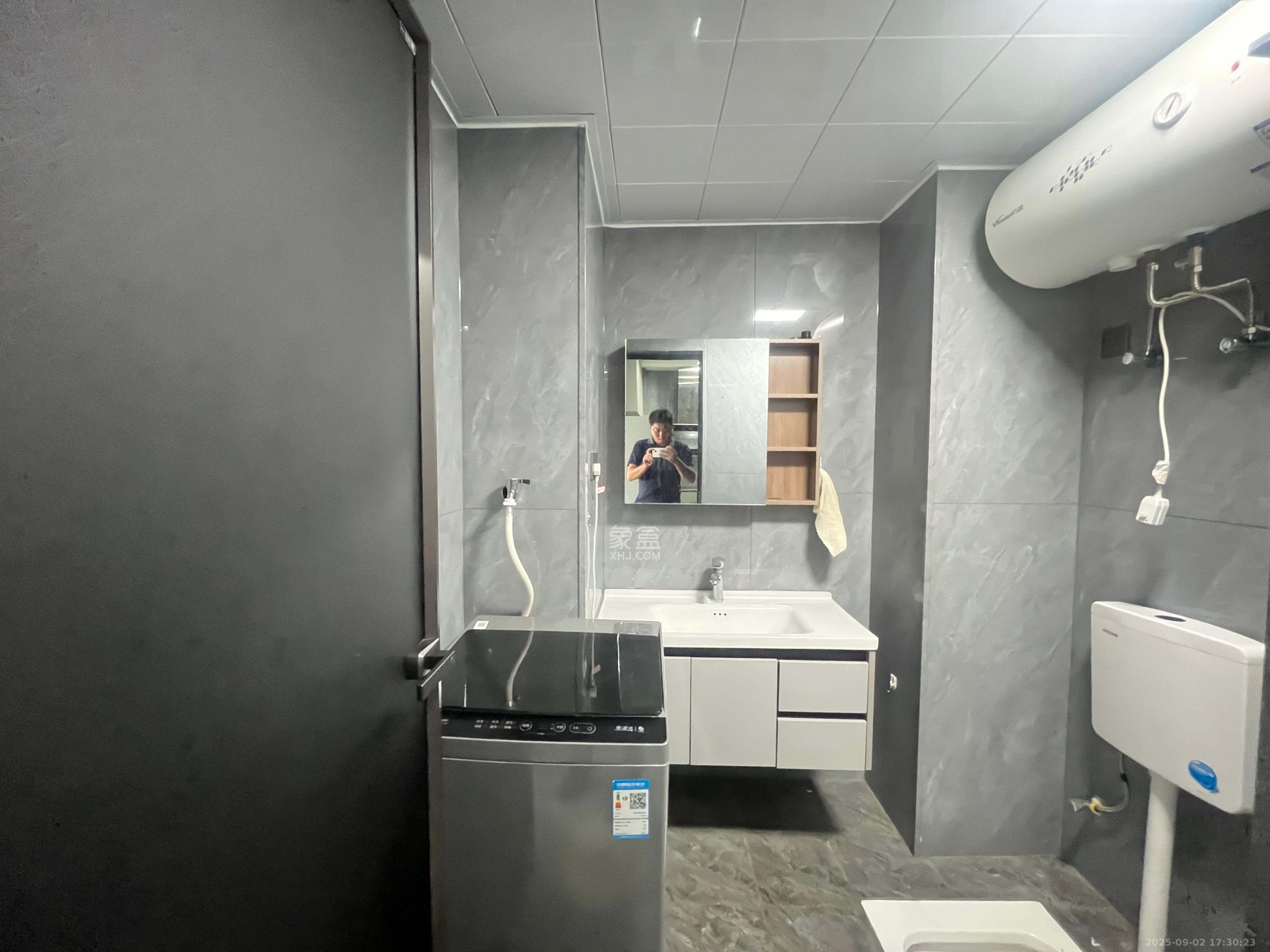 中南国际眼镜城(中伟商业中心)  1室1厅1卫    1800.0元/月 中南国际眼镜城(中伟商业中心)  1室1厅1卫    1800.0元/月室内图1