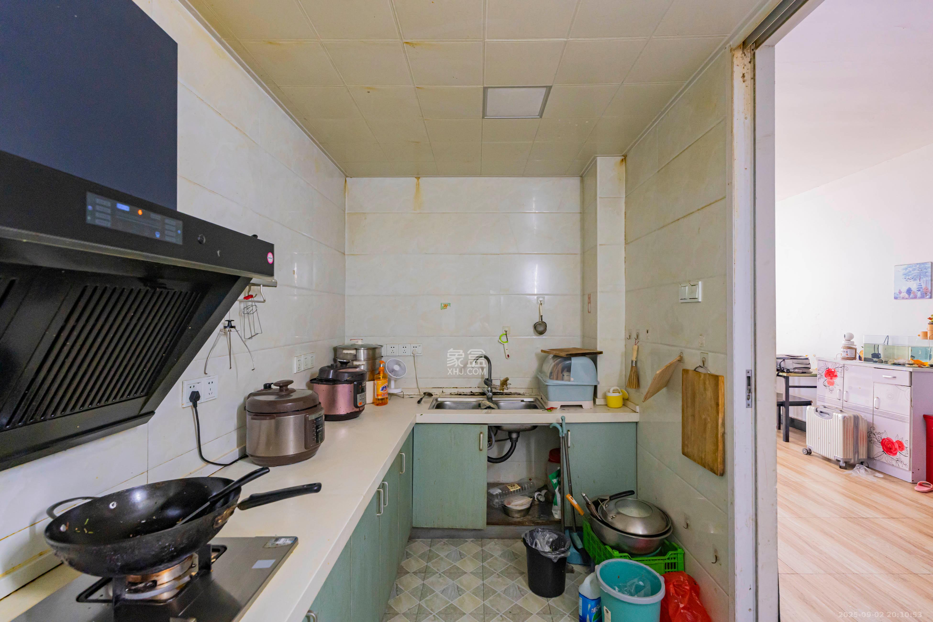 华盛新外滩  4室2厅1卫    198.0万 华盛新外滩  4室2厅1卫    198.0万厨房