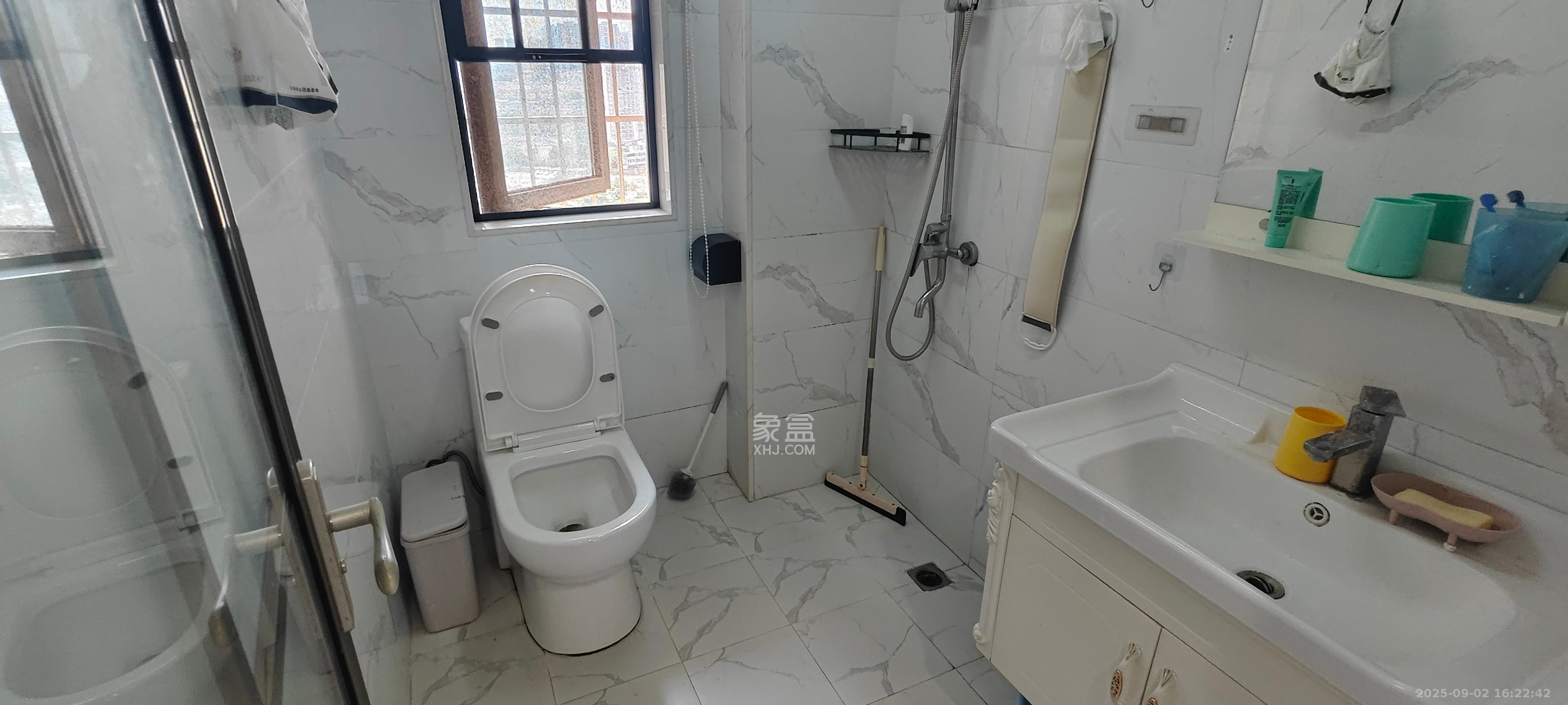 叠彩兰亭 3室2厅2卫 2600.0元/月 叠彩兰亭 3室2厅2卫 2600.0元/月室内图