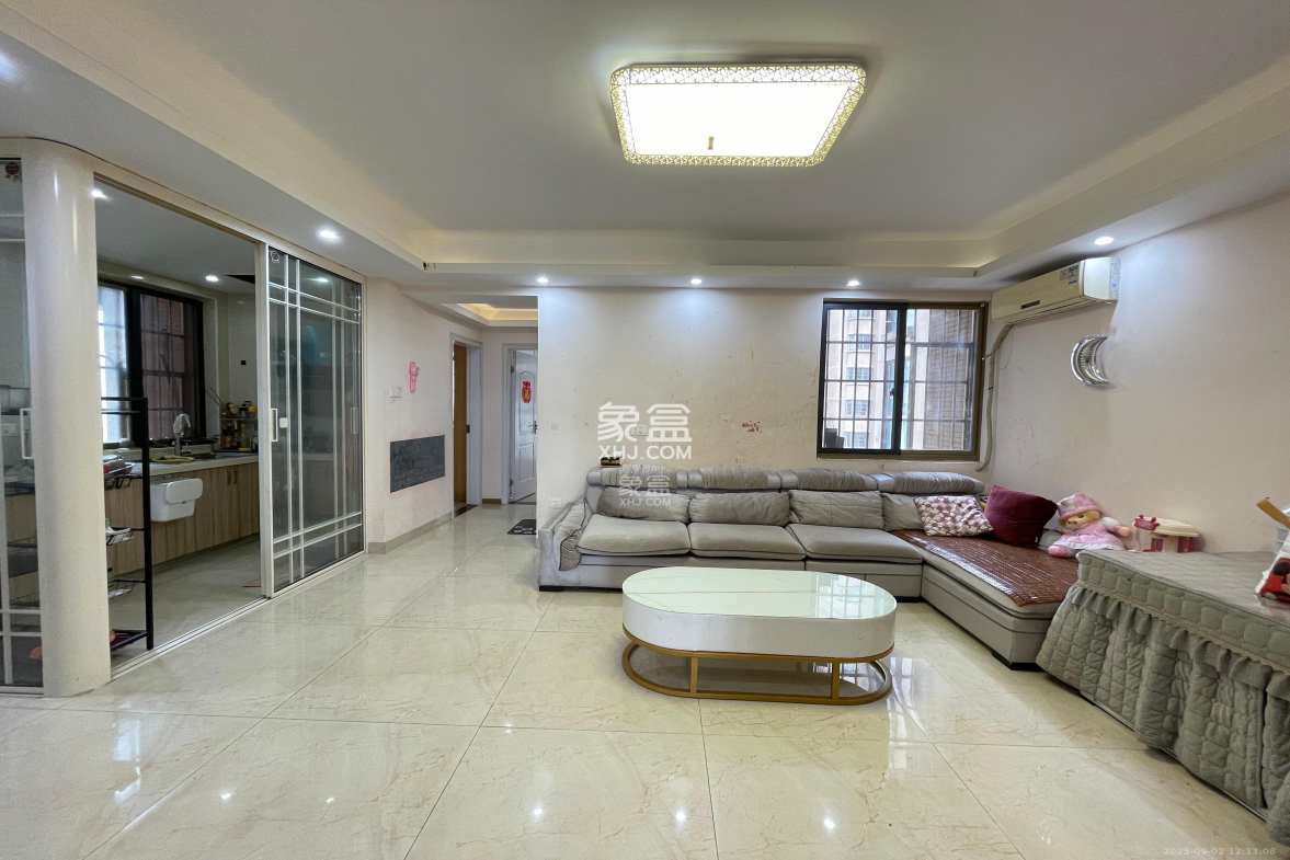 层上观邸  3室1厅1卫    2500.0元/月 层上观邸  3室1厅1卫    2500.0元/月室内图