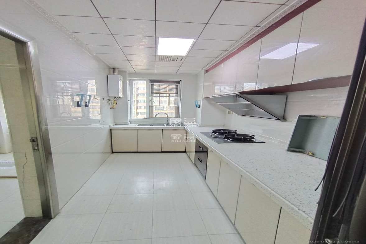 保利香槟国际 3室2厅2卫 2000.0元/月 保利香槟国际 3室2厅2卫 2000.0元/月室内图