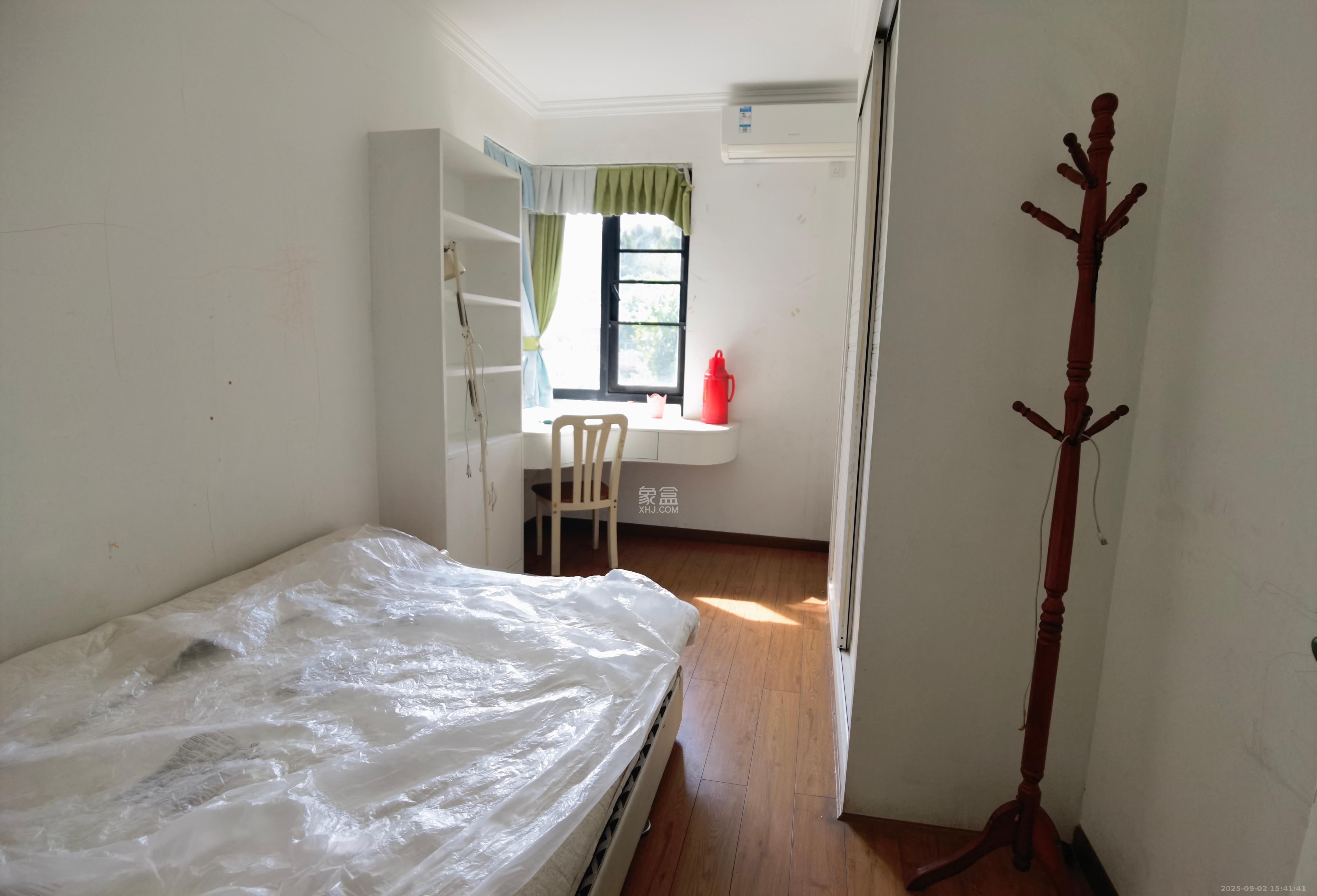 中信凯旋城（中信新城四期）  3室2厅1卫    1800.0元/月室内图